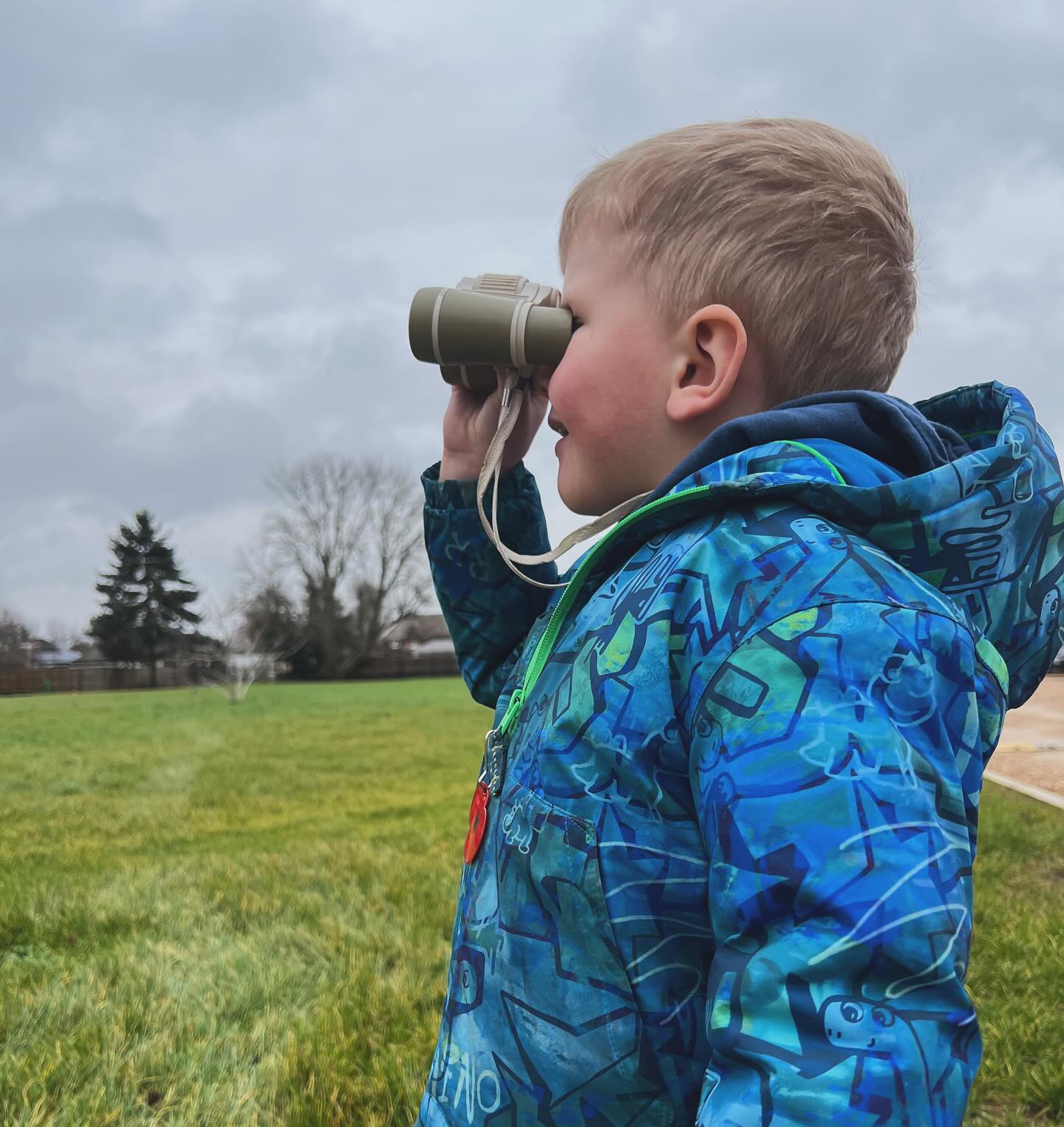 During our RSPB Big Garden Bird Watch the children have been exploring everything related to birds! They have been bird watching, making bird feeders and identifying the birds weโve spotted outside.
The children have shown great interest in listening to bird songs and observing the different birds at forest school and in the garden.
#RSPB #birdwatch #forestschool #carousel #eyfs #birdwatch2026