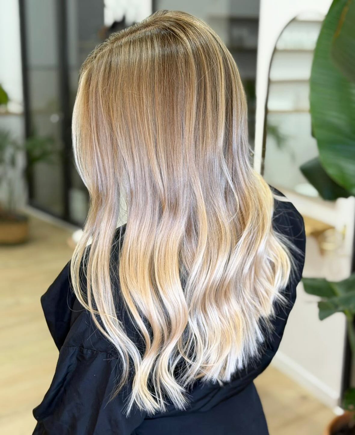 Highlights and Cut ✨
By NuMes Anastasia
#BlondeHighlights #BlondeHair #HairHighlights #SunKissedHair #BeachBlonde #BlondeBalayage #BlondeVibes #HairGoals #HairInspo #SummerHair #BlondeLife #HairTransformation #FreshHair #GlossyHair #NaturalBlonde #GoldenBlonde #LightBlonde #HairStylistLife #SalonHair #PalmaDeMallorca #PalmaMallorca #PalmaHair #MallorcaHair #MallorcaVibes #MediterraneanBlonde #IslandHair ☀️✨
