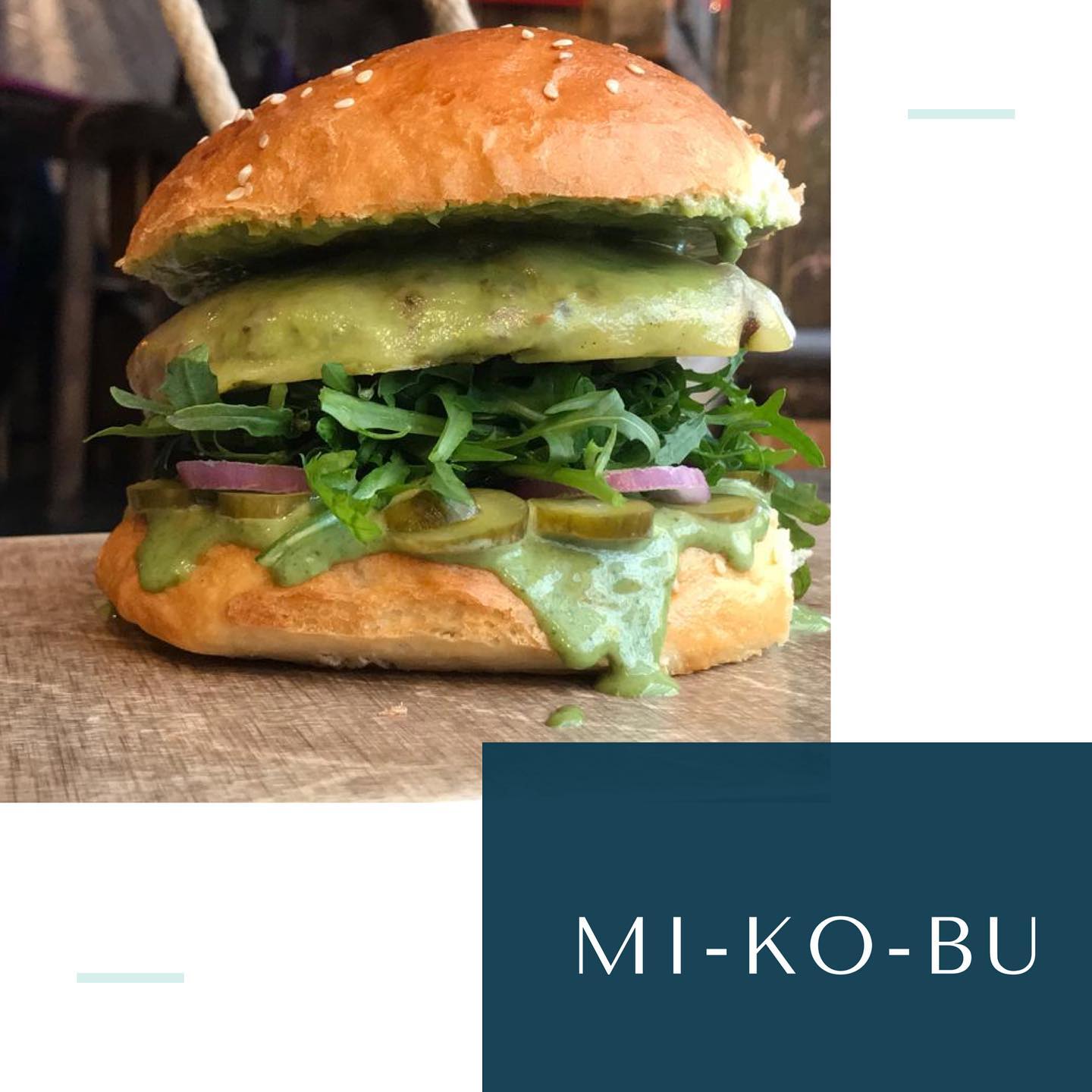 Das neue Special heißt ganz einfach "Mi-Ko-Bu", der Minz-Koriander-Burger. Die Soße ist nicht nur strahlend Grün, sondern begeistert durch einen absolut einmaligen und überragenden Geschmack. 🌶 🍔
The new special is simply called "Mi-Co-Bu", the mint-coriander burger. The sauce is not only bright green, but also convinces with an absolutely unique and outstanding taste. 🍔
#tastemyburger #munich #halal #lovefood #restaurant #tmb #grill #fire #foodlover #takeaway #takeawayfood #mitnahme #mitnehmen #abholung #essen #food #mittagsmenü #burgerlove #dinner #minze #mint #koriander #coriander #special