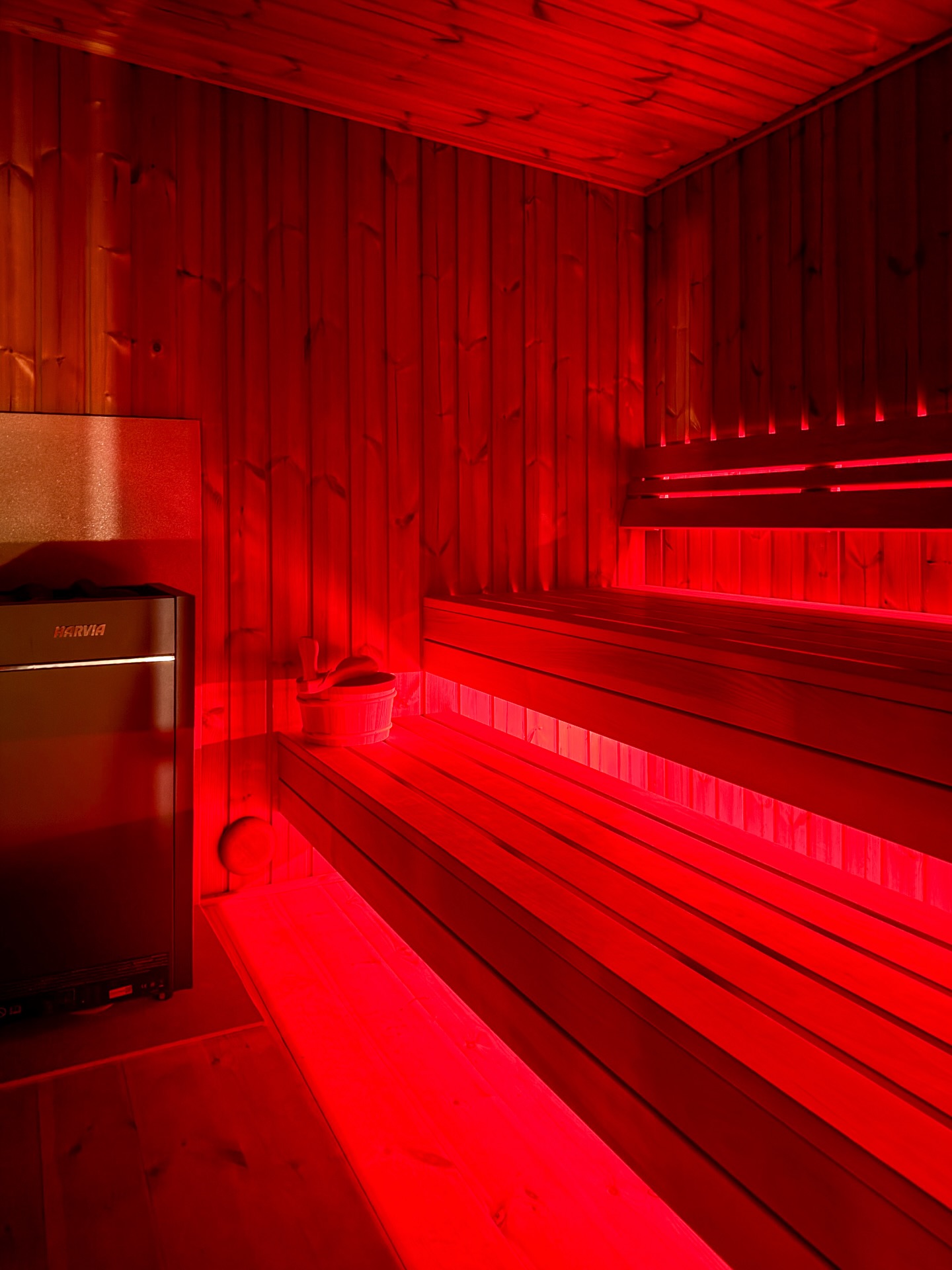 Geniessen Sie in unseren Zer Treichi Appartements von Aletsch Homes, nach einen langen Ski- oder Wandertag die grosszügige Aussensauna und Aussenwhirlpool 🏔️🔥🥰
Location: 📍🏔🌊 @aletscharena @aletschguide @woo_loft_resort @aletschhomes @landschaftsparkbinntal @gomstourismus
www.aletsch-homes.ch