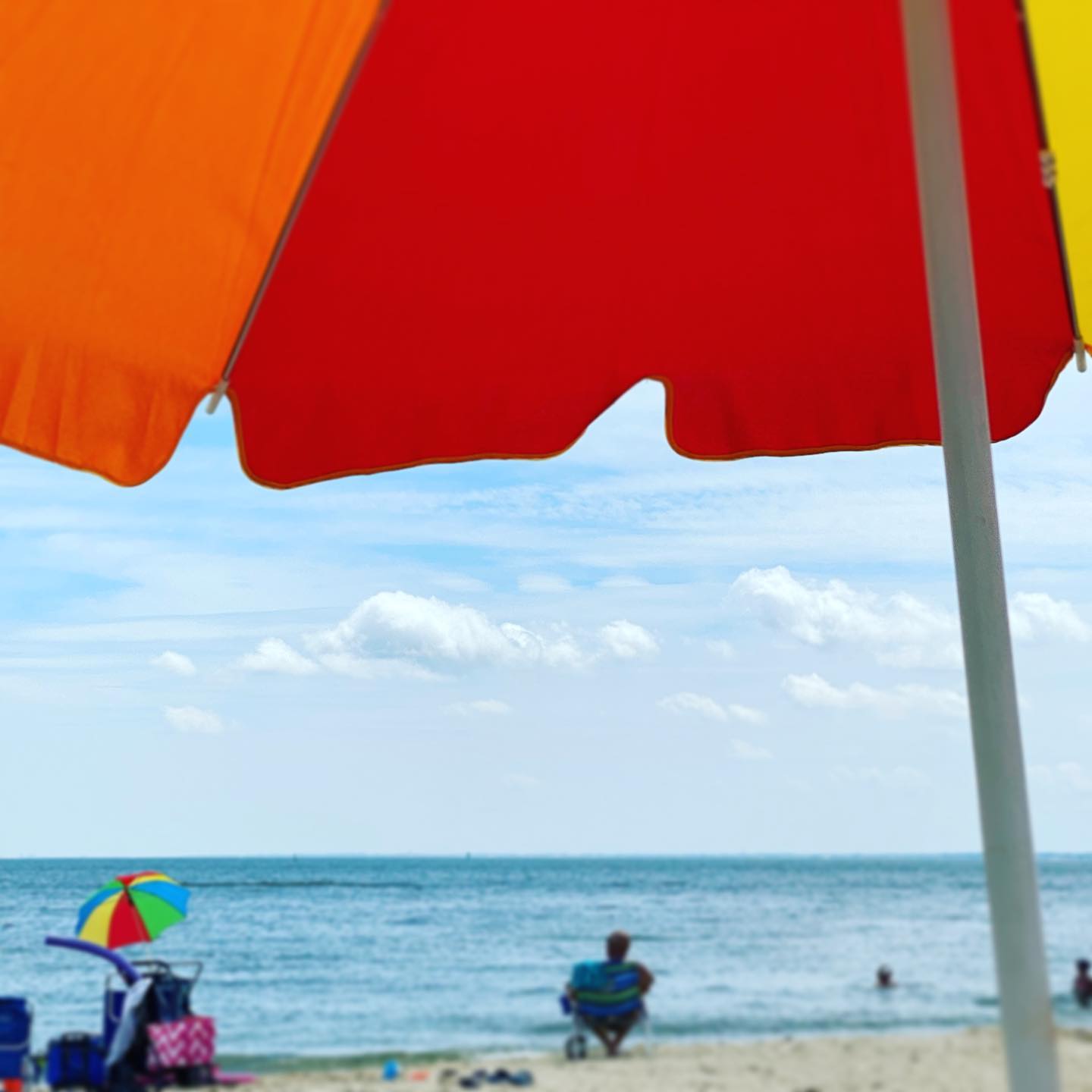 Beach daze ☀️🏖 #beach #oceanview #sand #seashore #virginia #fortmonroe #beaches #sunnyday #tanline #seabreeze #waves #umbrellas #beachbum #sandybeach #seashells