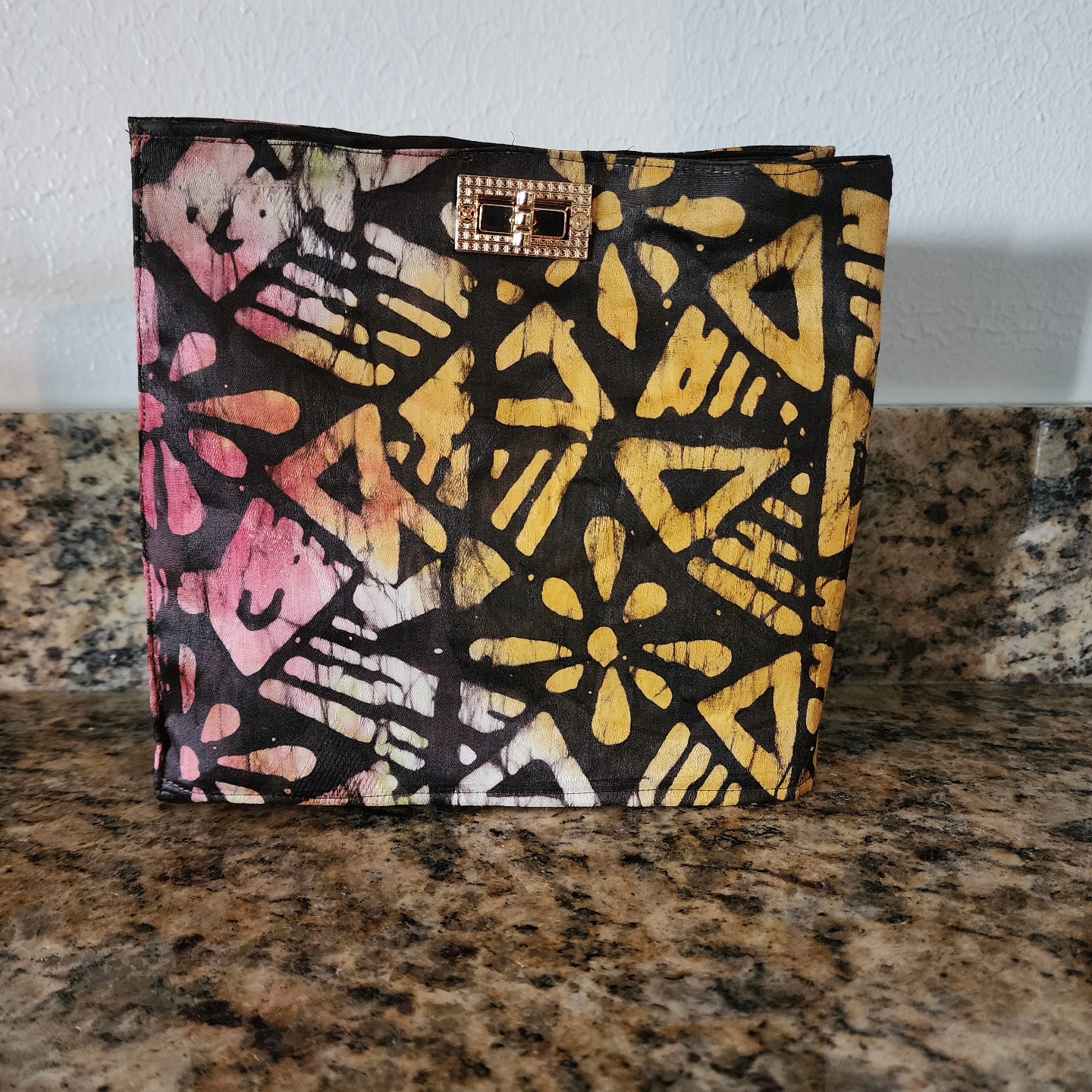 Simple things make a day brighter .... Ishola bag