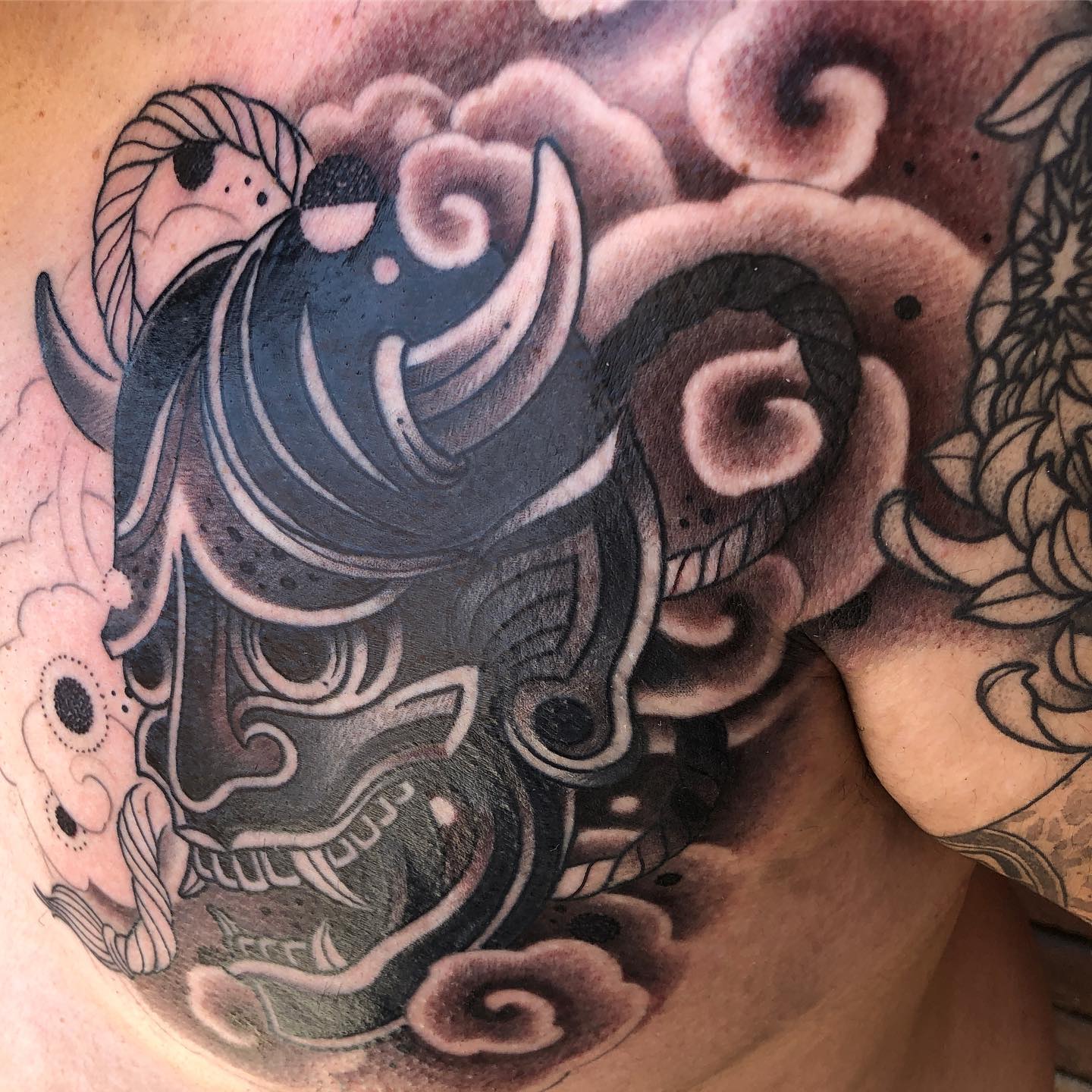 Unfinished, half healed, still dope. #visalia #tulare #lemoore #fresno #tularetattoo #visaliatattoos #fresnotattoos #aaronleroi #tattoo #blackwork #dotwork #lemoore #mandala #mandalatattoo #mandaladesign #mandalaart #mandaladrawing #dotworkmandala #dotworktattoo #blacktattooart #geometrictattoo