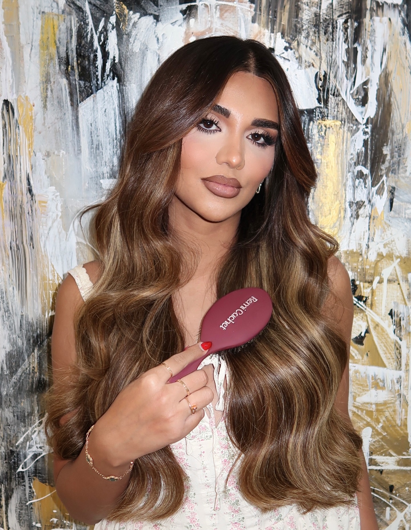 Length, volume, and all the drama ✨ @remicachet @additional_lengths
.
Elegance Full Weft + Injection Tape
Shades No.4 & T2-6/22
Fitted by @brendandrayton