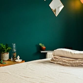 Catch me at the @thebodypodbristol in Totterdown on Mondays from 9-5:30. Start the week in a good space with a bit of self care- see my bio for a booking link. Be it tension release, de-stress or a bit of body maintenance we'll make a treatment/massage plan on the day to hit the right spot 👌💆♀️💆♂️🌞
First session deal at £35 for 60 mins 👍