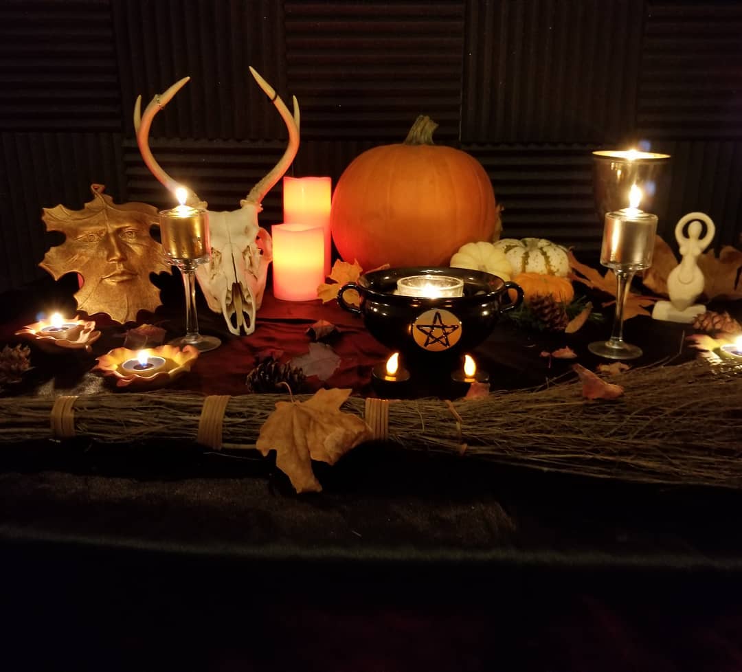 Samhain 2019
#witchesofinstagram #witchcraft #samhainaltar #samhain #pagansofinstagram #pagan #occult #witchlife #bruja #magick #magic #Halloween