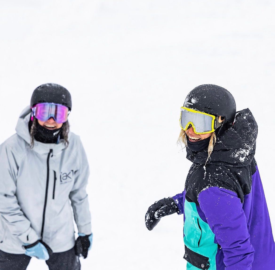 Snow fun shared is snow fun doubled!
As the snowflakes fall, let’s all hail the extended “bring a mate” deals at @hothamalpineresort this season!
We love sharing our mates rates discounts early so family and friends cna plan ahead, have you shared yours?