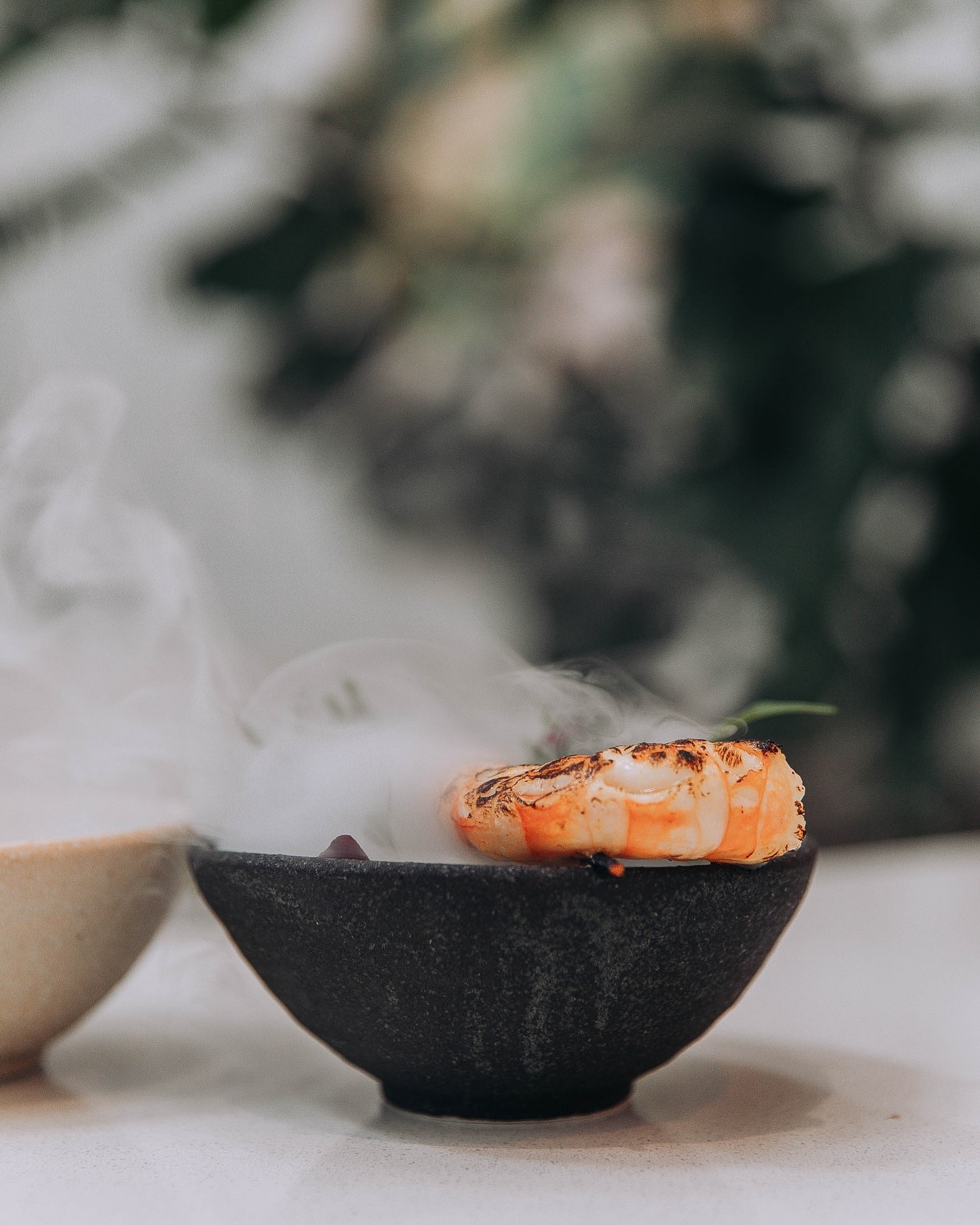 This dish was hot! 🔥 BBQ Eastern King Prawns cooked over Japanese Coals with a silky smooth Oyster emulsion.
@alandawes_privatechef
#chefsofinstagram #easternkingprawn #kingprawn #australianseafood #queenslandseafood #prawns #chefs #foodies #smallbusiness #restaurants