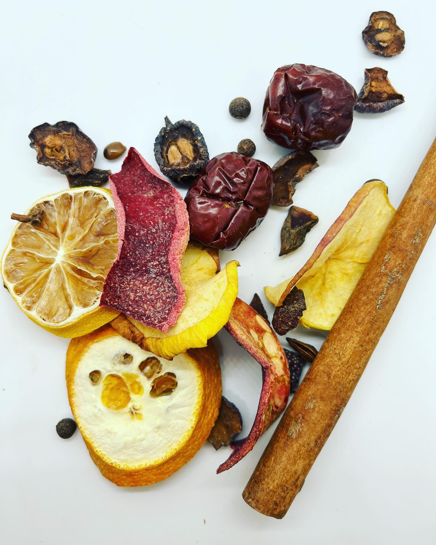 A festive spiced fruit tea for holiday gifts 🎁 #traditionalchinesemedicine #happyholidays #chinesemedicine