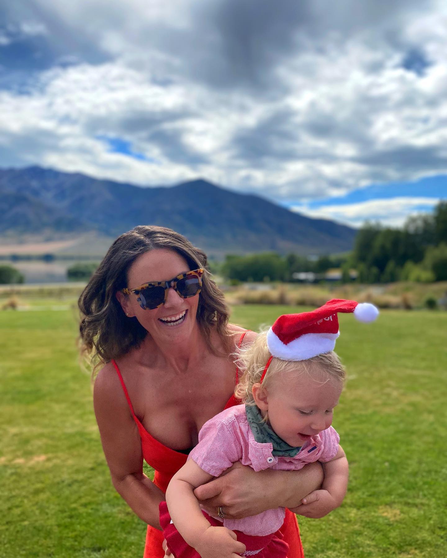 2022, you’ve been a whirlwind!
Officially kicking back and recharging the batteries for the next few weeks with our large clan.
Enjoy the festivities all - Merry Christmas 🥂 🎄
