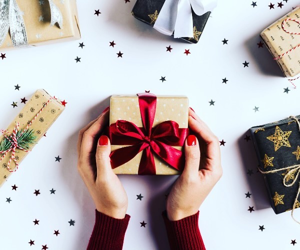 πβ¨ Give the Gift of Glowing Skin! β¨π
This holiday season, spread the joy of radiant skin with our exclusive offer! π Treat your friends and loved ones to a Custom Facial gift card and receive a $75 gift card for yourself! πββοΈβ¨
Here's how to claim this special deal: 1οΈβ£ Click the link in our bio to purchase your gift card. 2οΈβ£ Choose instant email delivery or opt for in-store pickup. 3οΈβ£ Surprise your special someone with the gift of pampering and enjoy $75 for yourself!
This offer ends on December 31, 2023. ποΈ Don't miss out on the chance to give and glow! β¨ #GlowingSkin #HolidayGift #SkincareJoy #TreatYourself
ππ