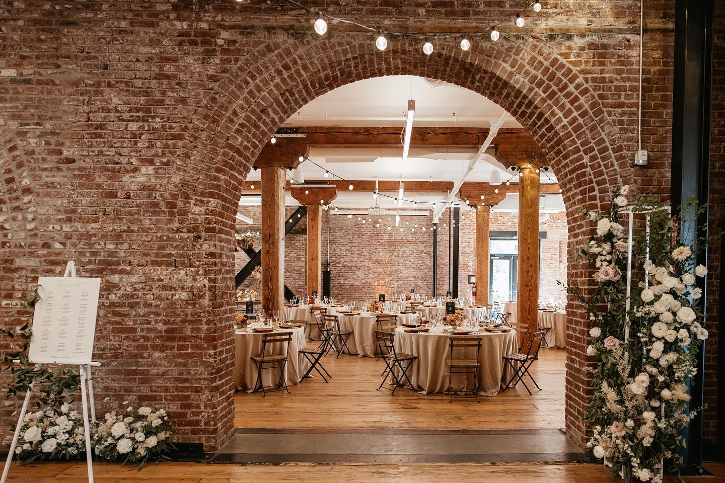 CONTEST! We are giving away 2 tickets ($80 value) to @thevenuecrawl! This incredible wedding show is happening in Portland on February 18th. You will sip & nibble your way around town while seeing multiple dressed up venues and meeting 70+ of this city's most talented vendors. Not to mention the design inspiration! This contest ends at 5pm on Friday 2/10 and a winner will be chosen and contacted! Details to enter below.
1. Must be follow both us @ecotrustevents and the event @thevenuecrawl
2. Enter to win by tagging a friend or partner in the comments you'd like to bring with you!
Every comment counts as 1 entry and sharing this post to your story counts as 2 entries! To learn more about the event you can check out @thevenuecrawl and click on the link in their bio!
Photography: @indwellweddings
Design, planning styling + coordination: @alstonmaygerevents
AME assistant: @trelliscreativeco
Floral Design: @taylormadefloral
Bar / catering: @artofcatering
Desserts: @petuniaspiesandpastries
DJ / Photobooth: liproductions503 and @litproductionsspb
HMUA: @cleechez and @maggiegreenmua for @kerrin.mua
Rentals: @partyplacepdx and @greatjonesnw
Linens: @nuagedesignsinc
Dress: @enzoani via @aniabridal