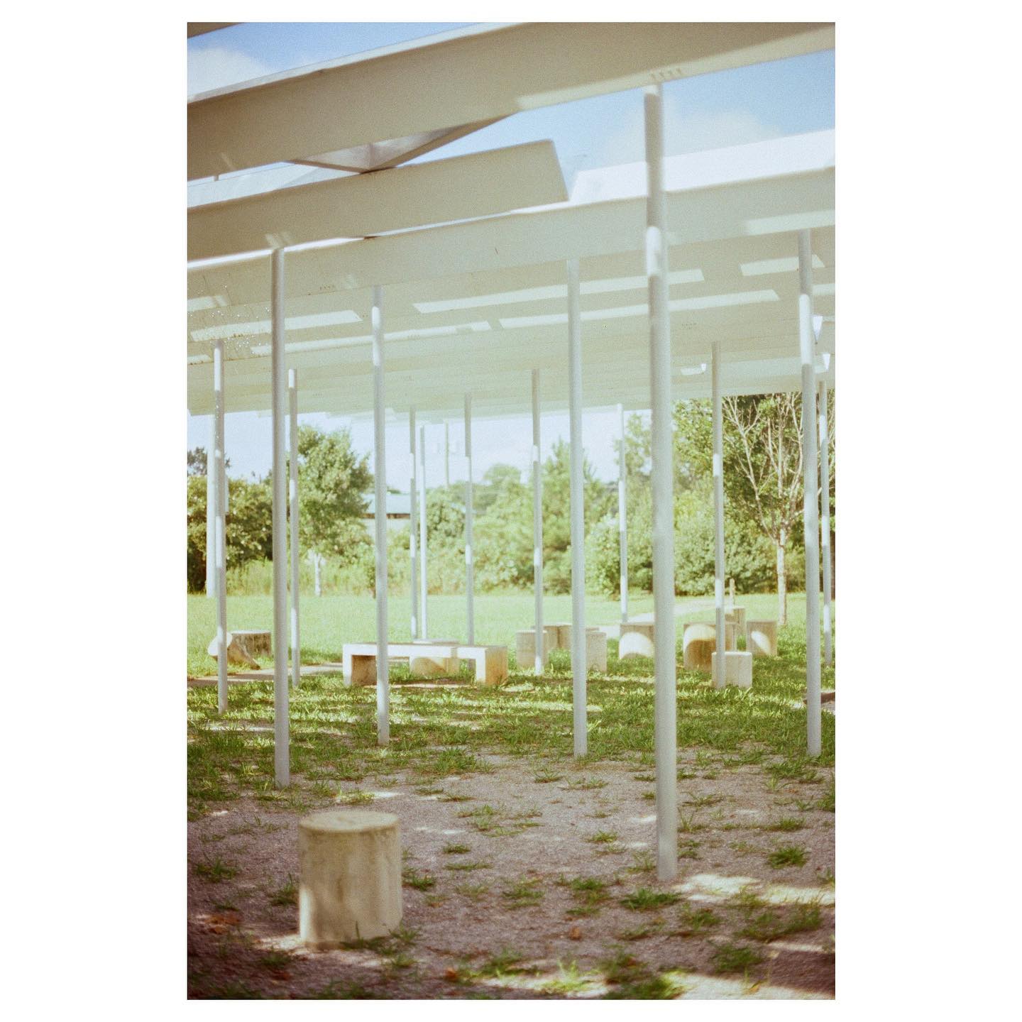 @ rural studio
📷: canon ae-1 / kodak ektar 100
#ae1 #35mm #canon #canonae1 #ektar100 #kodak #kodakektar100