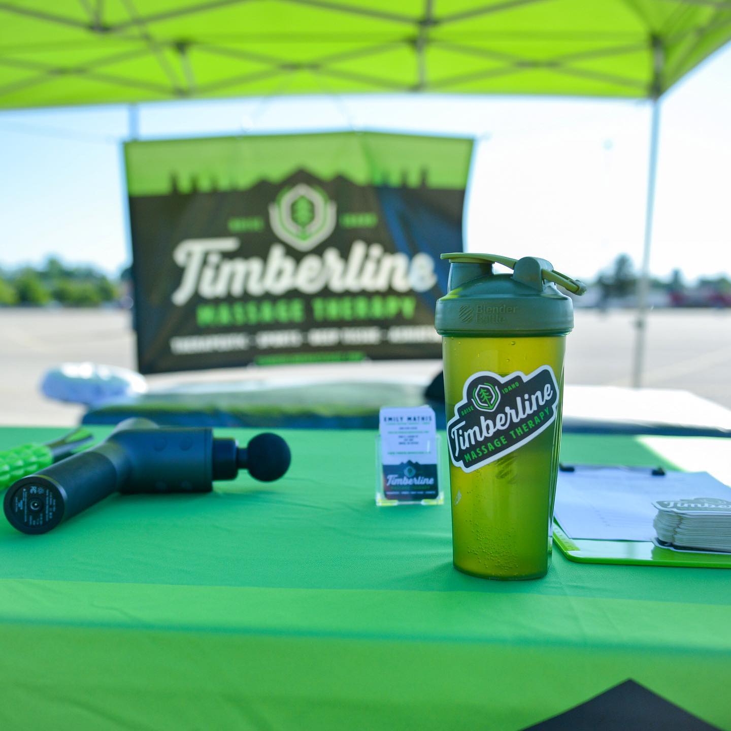 It’s going to be another hot one out there today (and for the next week or so!). Be sure you’re drinking enough water! Hydration is always important, but especially during a heat wave like the one we’re experiencing here in the Treasure Valley. A good rule of thumb is to aim to drink half of your body weight in ounces of water a day (much more than the common idea that 8 glasses a day is enough). So, for someone who weighs 200 lbs, they should take in about 100 oz of water a day. On top of that, the American College of Sports Medicine recommends adding 12 oz of water to your daily intake for every 30 minutes of exercise and/or physical activity. Play hard out there, Timberliners, but stay safe and hydrated. _____________________________________________
#thisisboise #boiseidaho #boise #meridianidaho #mymeridian #idahome #visitboise #idaho #boiselife #iamboise #boiseweekly #boisephotooftheday #visitidaho #boisebucketlist #Idahoadventures #Totallyboise #208life #travelboise #meridian #treasurevalley #exploreidaho #7fall #hellomeridian #ashiatsu #deeptissue #sportsmassage #therapeuticmassage