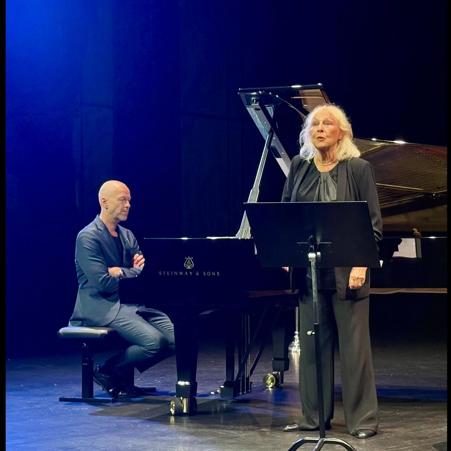 Med fantastiske Lise Fjeldstad tidligere i høst. ⭐️🙏🏻
#lisefjeldstad #piano #poetry #classicalmusic