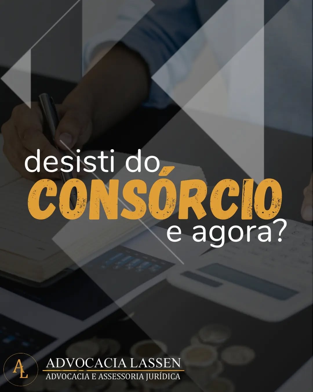 Desistiu do consórcio e quer seu dinheiro de volta? Saiba que você pode resgatar esses valores, porém é necessário se atentar a algumas regras!
Necessário pagar as taxas para resgatar os valores antes de sua carta ser contemplada, ou aguardar até o final do grupo para resgatar. Porém a lei permite que o dinheiro seja resgatado antes do final do grupo.
A devolução dos valores não é imediata, a Lei n° 11.795/2008 determina que depois da desistência você pode reaver os valores a qualquer momento sem ser obrigado a esperar o final do grupo.
Se o seu consórcio é de antes de 2009, obrigatoriamente terá que esperar o final do grupo para receber os valores até 30 dias após o encerramento deste, uma vez que essa situação está amparada pela legislação antiga.
Poderão ser descontados dos valores pagos a taxa de administração, multa e fundo de reserva. Porém qualquer cláusula que vete o desistente de receber os valores de forma total é considerada nula!
#consorcio
#direito
#advocacia