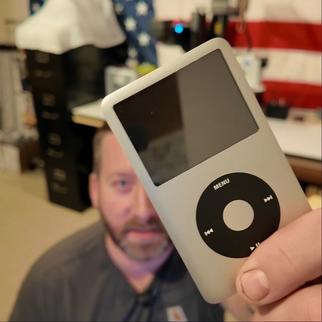Old Ipod Classic meets laser! #apple #laserengraving #oldschool