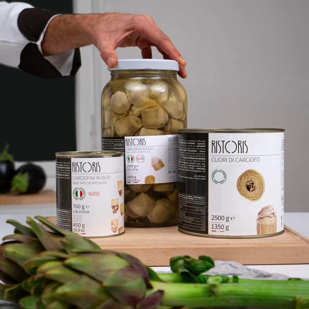 The flavor of artichoke, so strongly characterized, becomes the protagonist of numerous variations: flavored naturally, in oil or still trifolated, artichoke is perfect to become a pleasant side dish, a delicious appetizer, as well as to enrich pizza and sides.
Find your cooking inspiration at ristoris.it