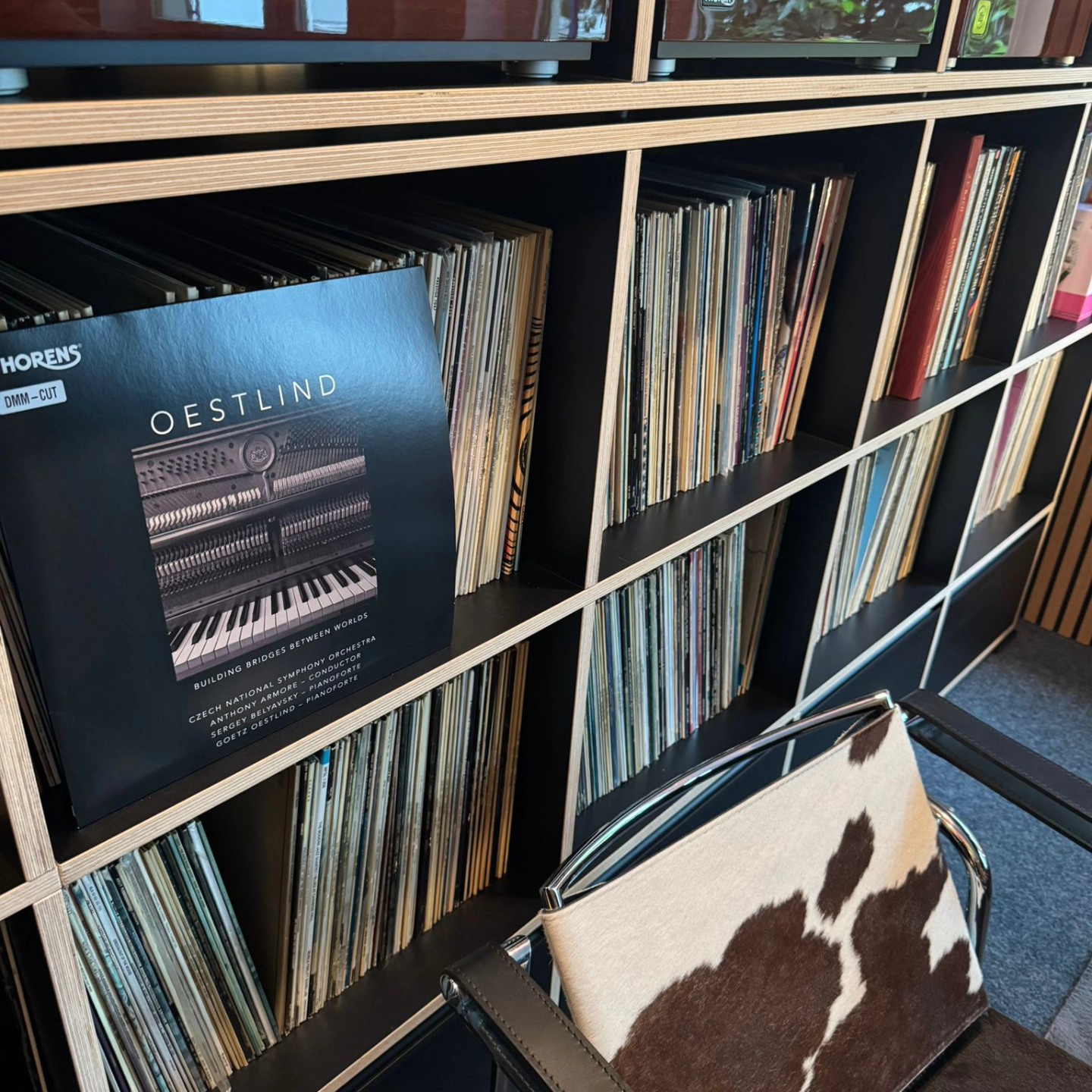 A big thanks to @monique_oestlind for the amazing photos from your recent visit at @thorens_turntable in Bergisch Gladbach! In February 2025, #thorens__turntable , #sonopress , and I released the first EcoRecord (LP made of 8 PET bottles) in the neoclassical genre worldwide. It was an incredible project, and I'm still more than grateful for the collaboration.
.
The EcoRecord is available at www.thorens-shop.de (link in my bio) and includes my 'Fantasy for Piano and Orchestra in B Minor, Op. 8' and my 'Piano Sonata No. 6'. Enjoy!
.
#ecorecord #classical #classicalcomposer #classicalmusic #classicalmusician #classicalmusicians