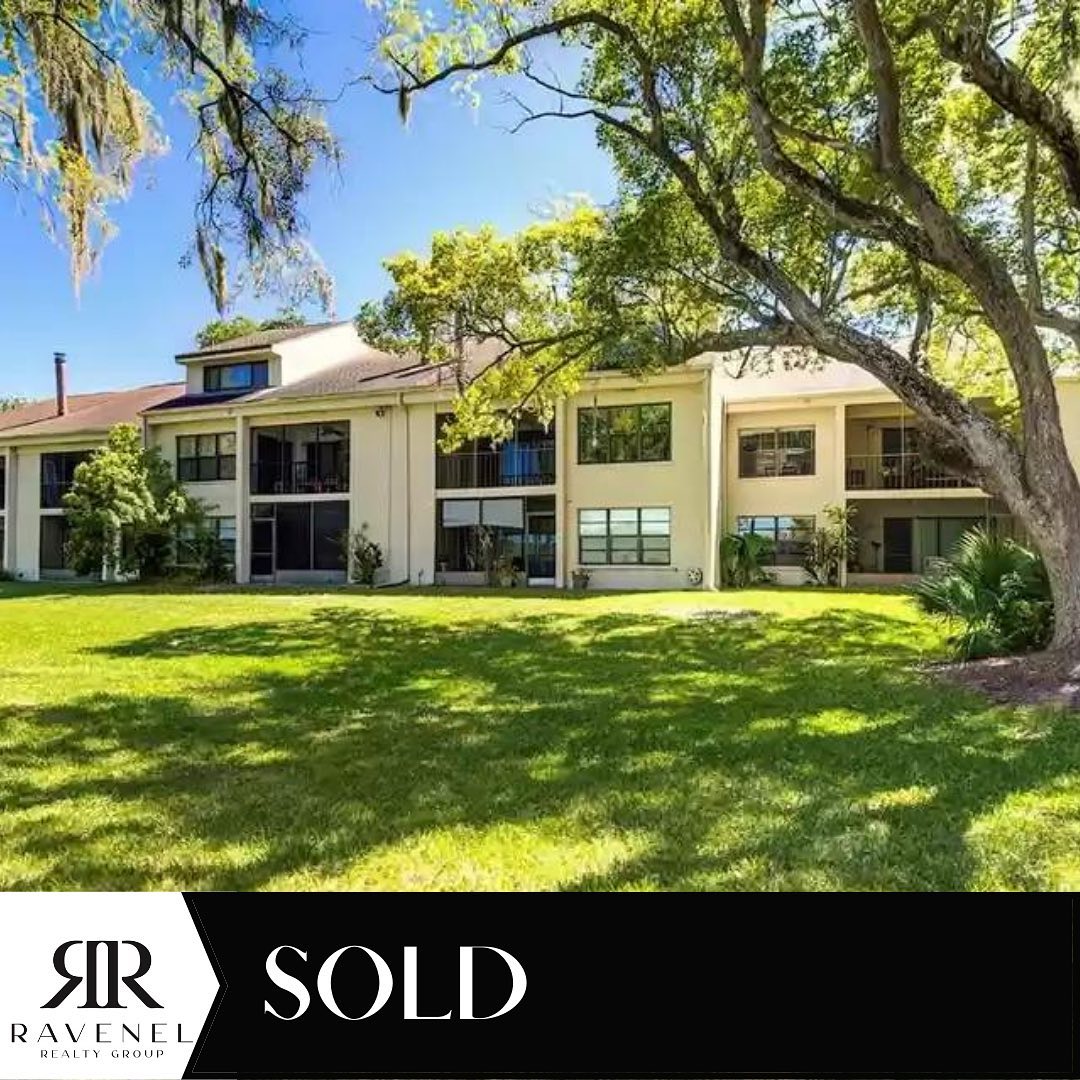 Sold & Closed 🏡🔑
Florida living at its finest. Congratulations to our client for closing on this beautiful waterfront condo.
.
.
.
Ravenel Realty Group
7402 N.56th Street, Suite 810
Tampa,FL
Ravenelrealty.agency
Info@ravenelrealty.net
.
.
.
.
.
#RavenelRealty#DeliveringResults
#FLRealeste#Tamparealestate
#Tamparealtor#Tampa#TampaFl
#TampaBay#Homeowner
#Firsttimehomebuyer#MillenialRealtor
#CentralFL#Realestate#Realtor #Buysellandinvest#movetotampa