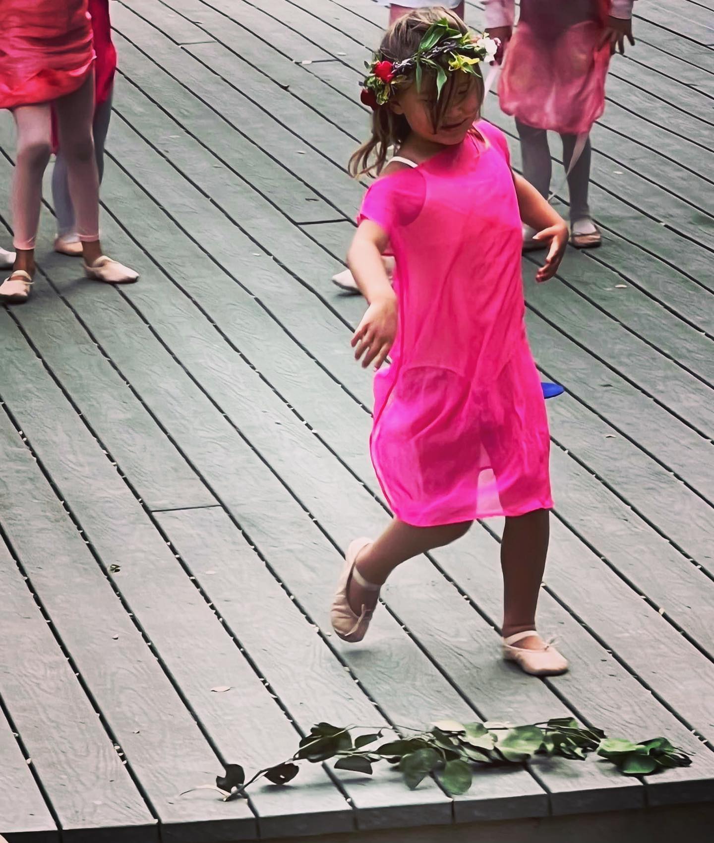 Imagine a children’s dance class with no mirrors, surrounded by trees…meeting a child’s imagination right where it’s at while gently pushing them to explore new ways to move🌟
There is space in Friday’s class for a few more dancers to join us!
New: We are partnered with Pacific Charter Institute to offer classes for homeschoolers!
Photo is from last years spring recital 🌷
#creativedance #bayareahomeschoolers #duncandance #waldorfinspired #isadoraduncan #rammdance #bayareakids #bayareakidsactivities