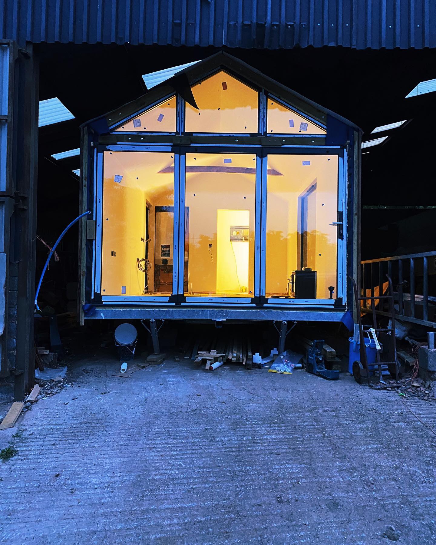 Throwback Thursday 🌿
Throwing it back to watching our cabins come to life up in the @bournefromnature workshop.
We designed our cabins ourselves using the same shape and materials but changing the layouts and window locations to maximise the unique view from each one.
It was so exciting to see our paper scribbles come to life! Here is Slate Park peeking out of the workshop doors…
#throwbackthursday #throwback #devon #modbury #cabin #ecotourism #wildlife #staycation #glamping #southhams #bespoke
