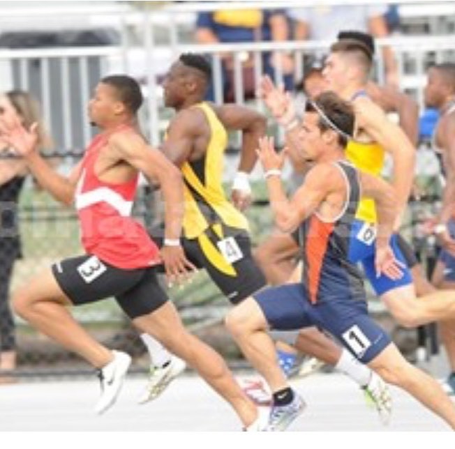 Since people say I never post any track photos, I guess I'll post one since my final track season begins this Friday. It's been a long bittersweet 9 years 😅