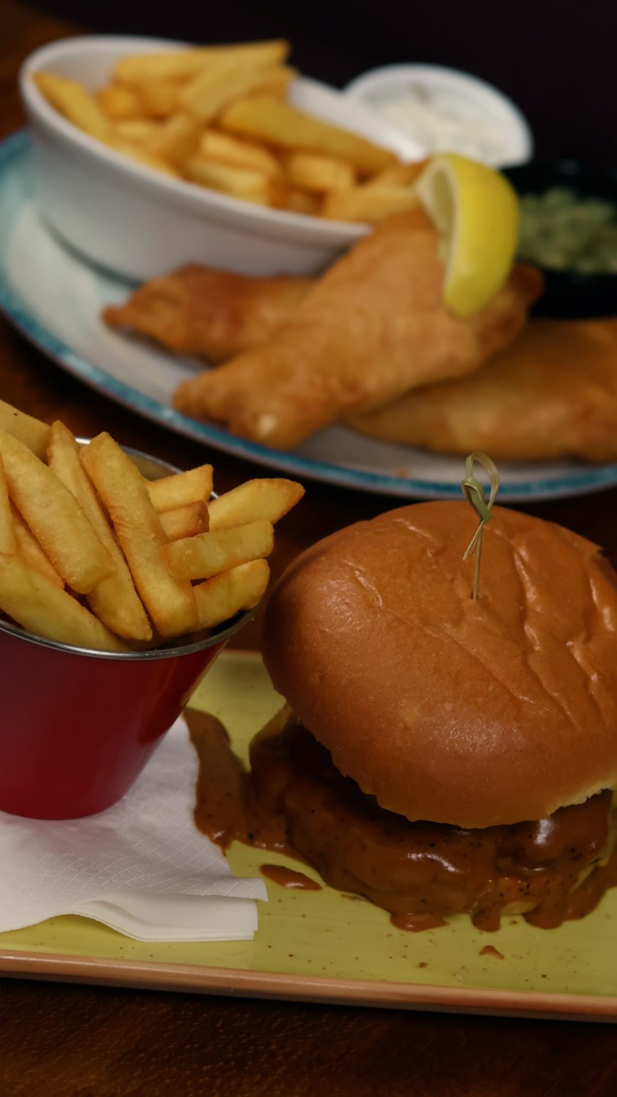 When the waiter asks you how your food is?🫡
They always ask right when you’ve taken the biggest bite 🤣
#waiter #foodie #fishandchips🐟🍟