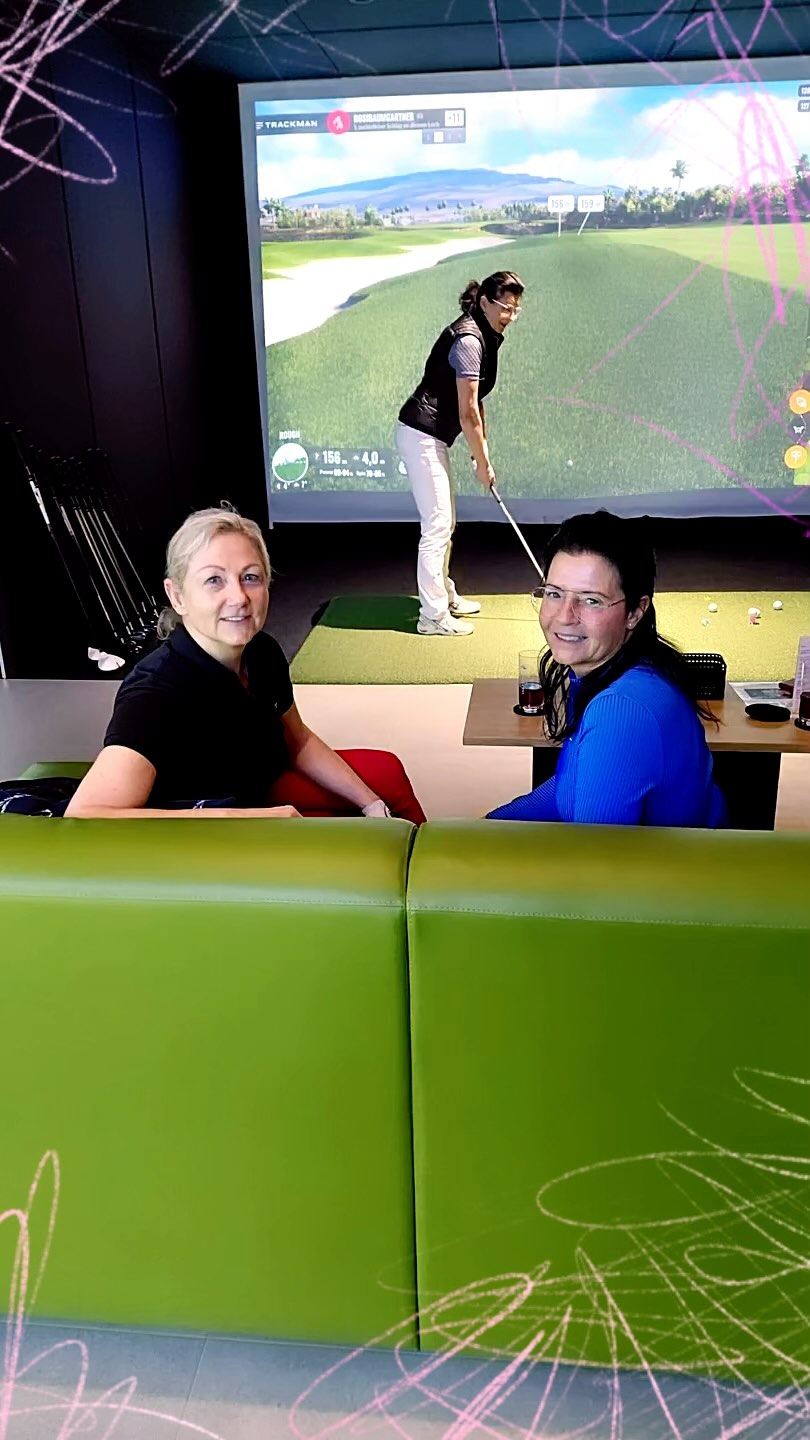 Heute a bisserl trainieren mit der Damenmannschaft in der Rusel Arena.🏌🏻♀️🤩