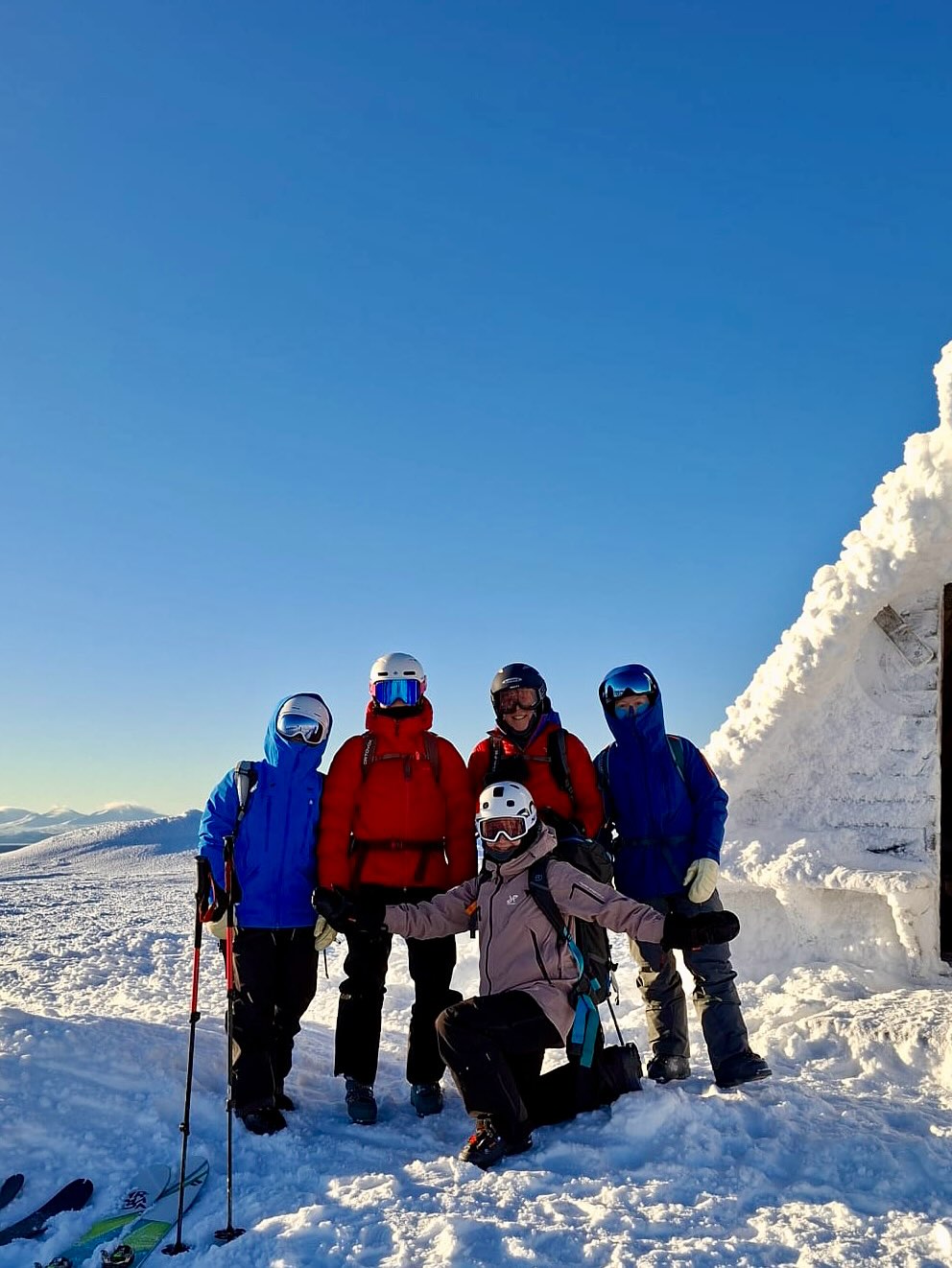 Varmt tack för en väl genomförd Intro Toppturskurs i Åre 24-25 januari ❄️🩵 trots bitvis kyla så höll vi värmen i positiv anda. 💫
Fantastiskt bra jobbat alla! Kul att se er utvecklas i bergen och hoppas vi möts snart igen. 💕🫶 🏔️
Foto & Topptursguide Systrar i bergen: @simushski ✨
#systraribergen #topptur #årefjällen #åre