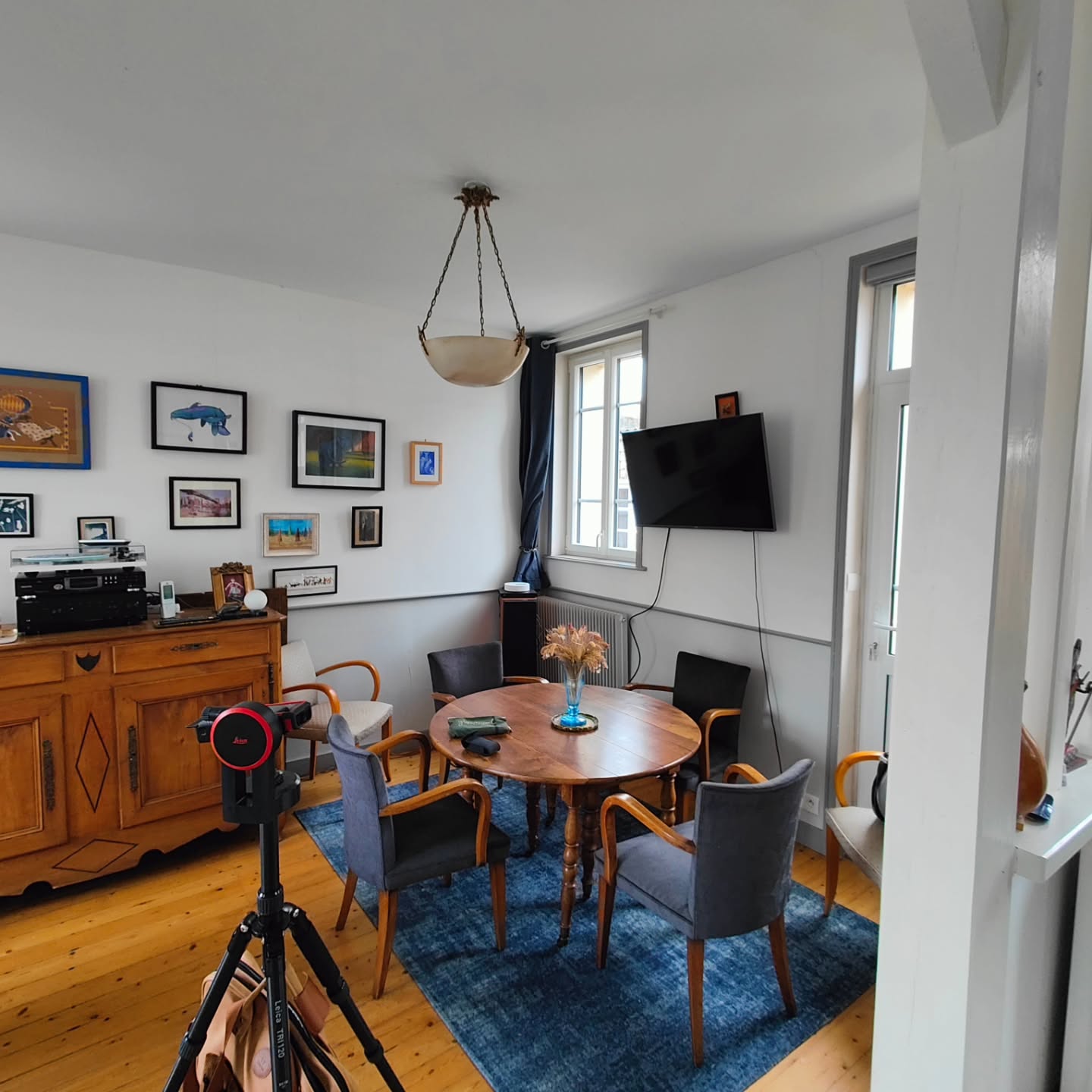 Étude avant projet terminée pour cette jolie maison ancienne du projet Luc.
Élaboration des devis en cours pour un démarrage chantier fin février !
Une cuisine chic et intemporelle validée, une belle verrière bois, et d'autres petits détails tout jolis.
A très vite pour la suite.
#chantier #travaux #decorateur #architecteinterieur #architectureinterieure