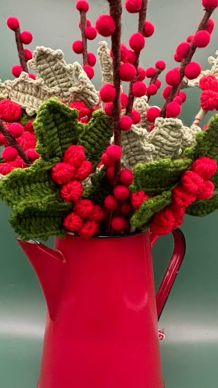 Christmas candles, handmade holly and felty trees. Feeling pretty festive and ramping up to the Bungay Christmas lights switch on at 5.30pm this Saturday 29th November.
There’ll be all sorts of fun going on in Bungay before that including a stilt walker (who’ll be somehow getting into her 3 different costumes in my office!). And Father Christmas will be at St Mary’s Church all afternoon and can be visited by appointment only. Book timed tickets to see him - available in my shop - cost £3. ( thank you lovely @matthewcook69 for reminding me I hadn’t posted about this yet!).
#festivefun #bungay #bungaysuffolk #santagrotto