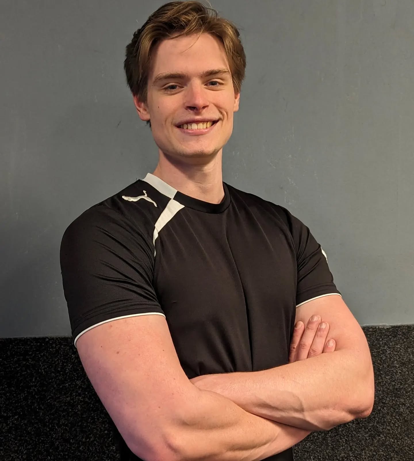 Hallo allemaal! Ik ben Mathijs Beekman een gediplomeerd personal trainer vanaf vandaag bied ik personal training aan in DRACHTEN bij mensen THUIS!
Ben jij opzoek naar een nieuwe en leuke manier van sporten en hou je eigenlijk helemaal niet van een sportschool, of ken jij een vriend, vriendin of familielid die dat leuk vind stuur mij dan even een bericht of kijk even op mijn website voor meer informatie op www.thuispt.nl
#drachten #sport #personaltraining #thuistrainen