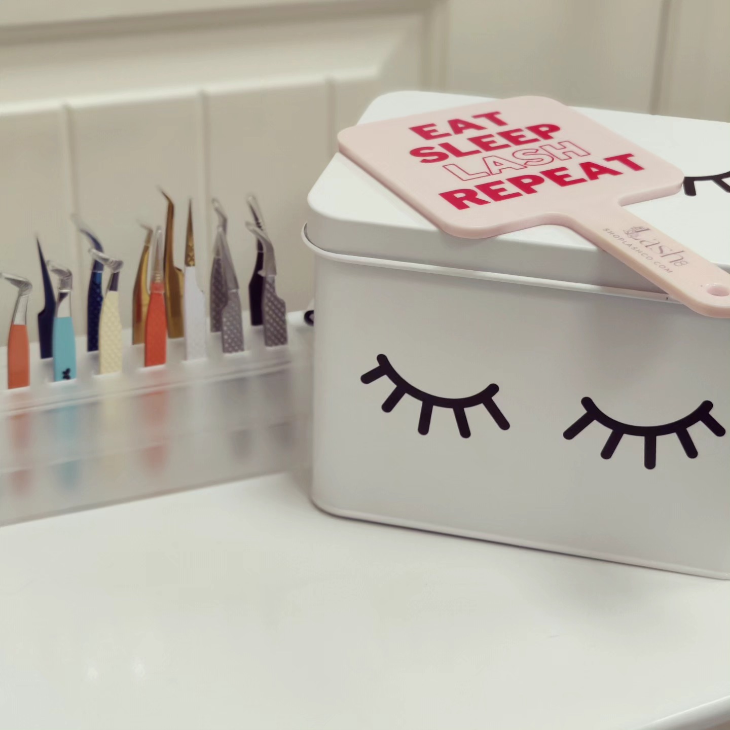 My open house is just around the corner! Stop by Nov 5th 12-4 for some food, drinks and amazing prizes! Plus check out some amazing local companies like @southernbellehatco to get a cute custom hat, or @thecharcoalandlace for some beautiful jewelry, @lindsayhairandco will be there doing all the fun hair accessories, and @inaflashphotoboothnoco will have their picture perfect photo booth set up to capture the day!