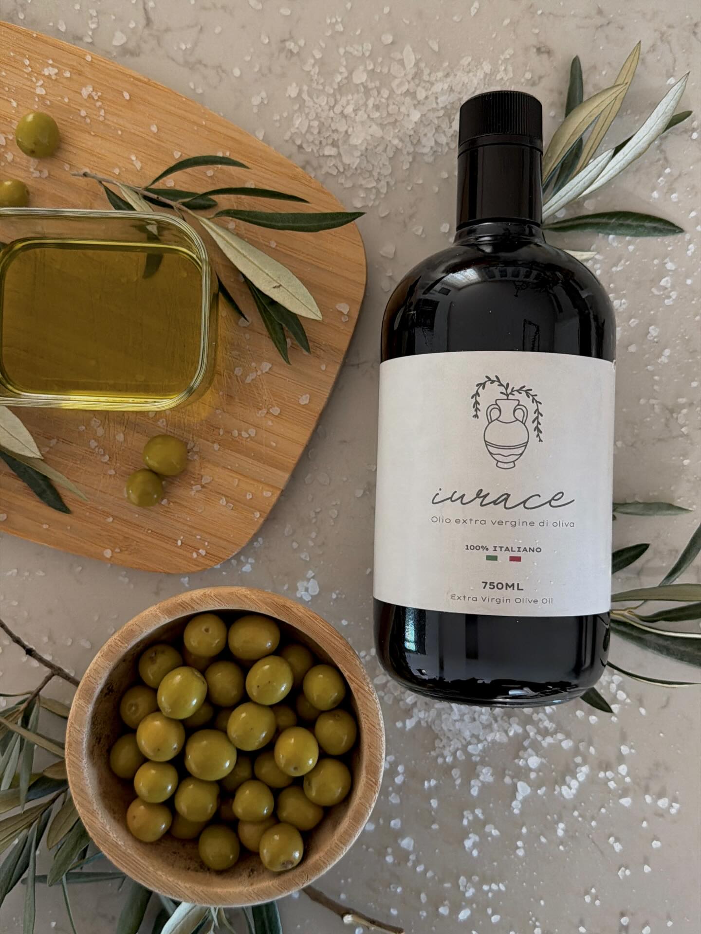 Ci sono oli che si usano.
E oli che fanno parte della tavola. 🌿
Iurace nasce così:
semplice, quotidiano, vero.
📍 Isola di Capo Rizzuto
Ora disponibile online. 🤍
#iurace #olioextraverginedioliva #oliodoliva #isoladicaporizzuto #cucinaitaliana