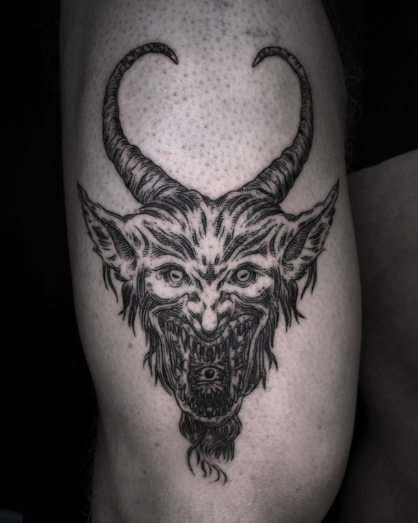 • DAIMŌN •
Thanks for swinging by the studio Jordan!
Inked at @embersteel_studio