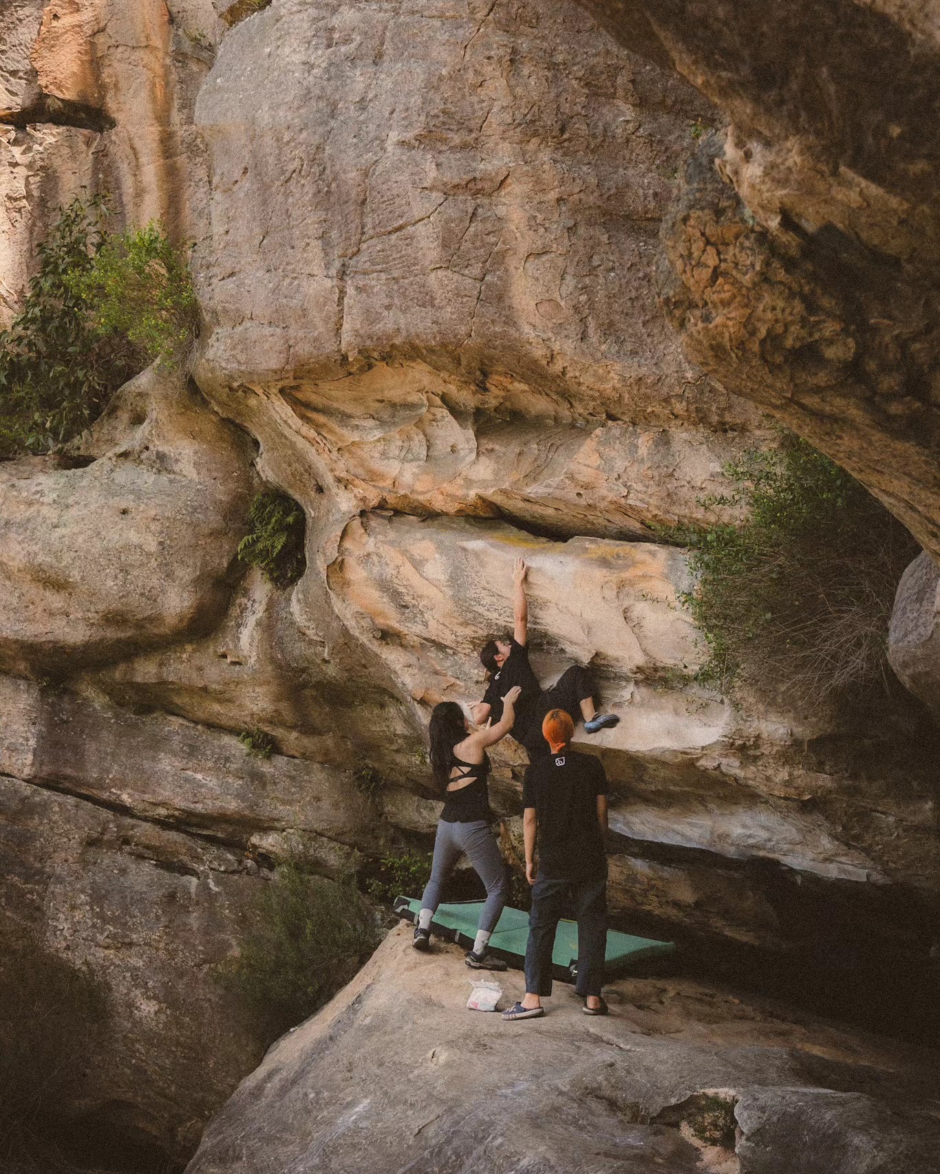 Who's counting down the days until their next outdoor climbing trip? Gear up with ChalkUp for that extra send power 💥⠀
⠀
Tag your climbing buds who are always there to keep the psyche high! 👊⠀
⠀
#chalkupclimbing #climbingapparel #chalkupcrushers #bouldering #outdoor #adventure #supportcrew #climbingcommunity #gariwerd #grampiansbouldering