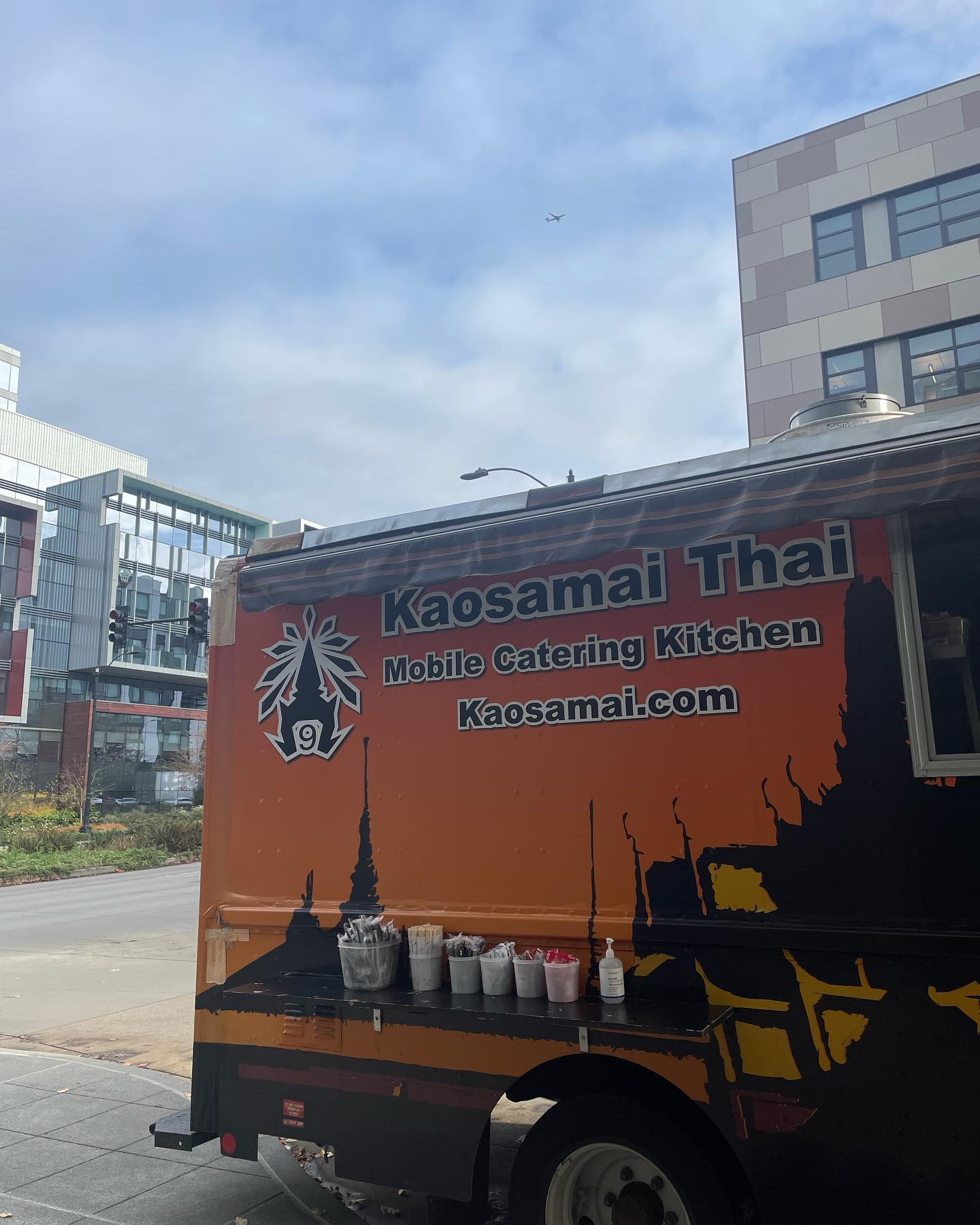 Did you know our family pioneered the food truck industry in Seattle? Our Uncle Doug built our first truck in 2004 and we have been mobile ever since! Find us Tuesday - Friday on the SW corner of Boren/Mercer from 11-2!
#familyrun #familyrestaurant #seattlerestaurants #seattlefoodtruck #seattlefood #supportsmallbusiness