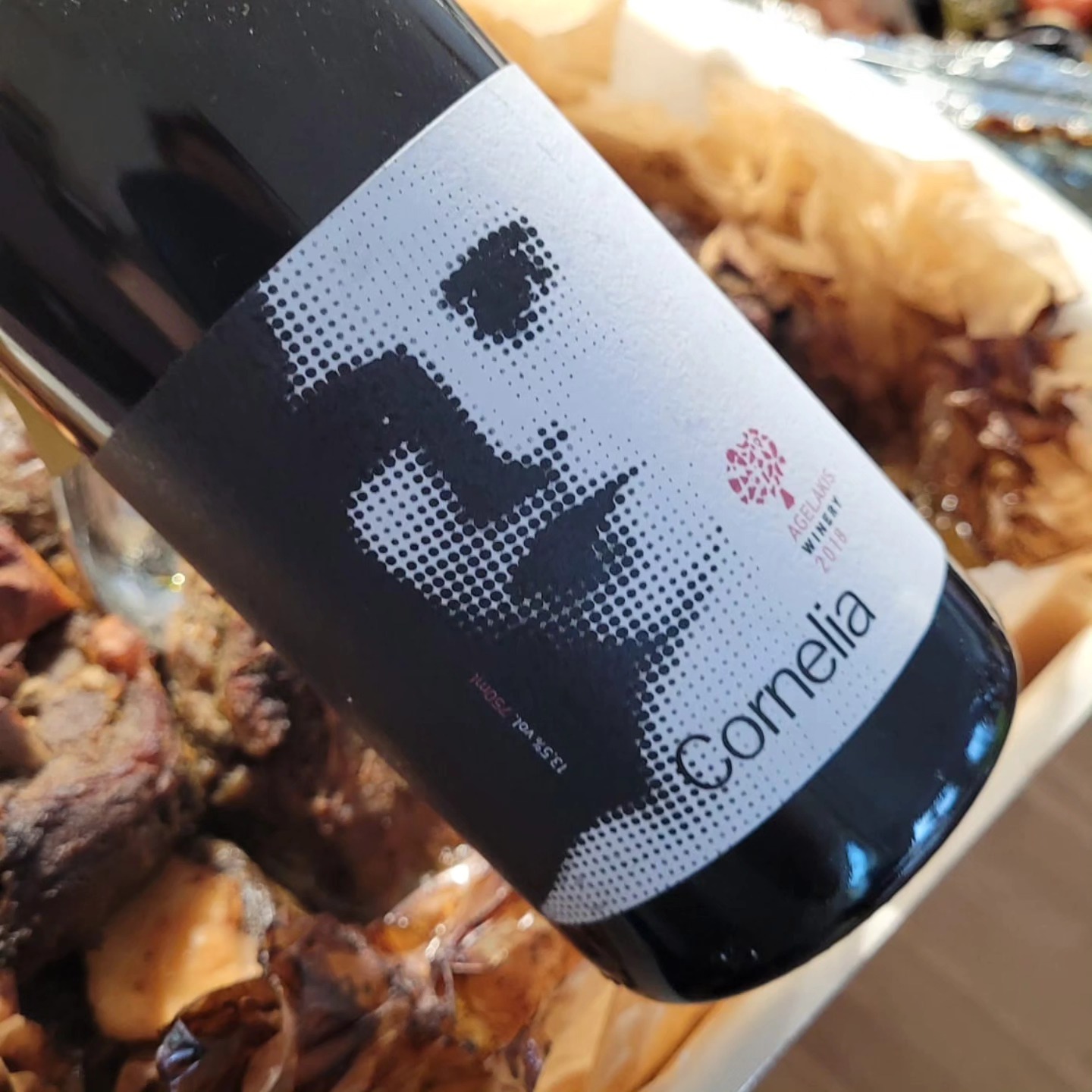 Cornelia Merlot - Syrah - Liatiko 2018 from Agelakis Winery (@agelakis_winery)
Now we switch things up with a blend of Merlot, Syrah, and the Cretan Liatiko. Slight oxidative notes with smoky and plum-like aromas. 13.5% ABV adds depth without heaviness. Unique and well-balanced. 92 points.
#Cornelia #Merlot #Syrah #Liatiko #AgelakisWinery #CretanWine #GreekWine #WineJourney #WineSeries #WineTasting #RedWine #CreteWine #WineLovers #WineReview #GreekVineyards #Winelover #WineLife #WineExperience #MediterraneanWine #DiscoverWine #WineOfTheDay #Instawine #WineTime #WineCommunity #GreekIslands #OldWorldWine #DrinkGreek #WineAndFood #Vino #WineLove