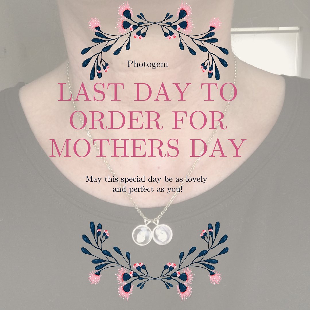 Do you know that Mother’s Day is coming up next! How will you celebrate your mum? Wouldn’t she love a photo of YOU?Follow the link in bio to get £5 off your first order👍
.
.
.
#personalisedgiftidea
#photojewellery
#oneofakind
#ideasformum
#howcanicelebratemum
#photogem #mothersday