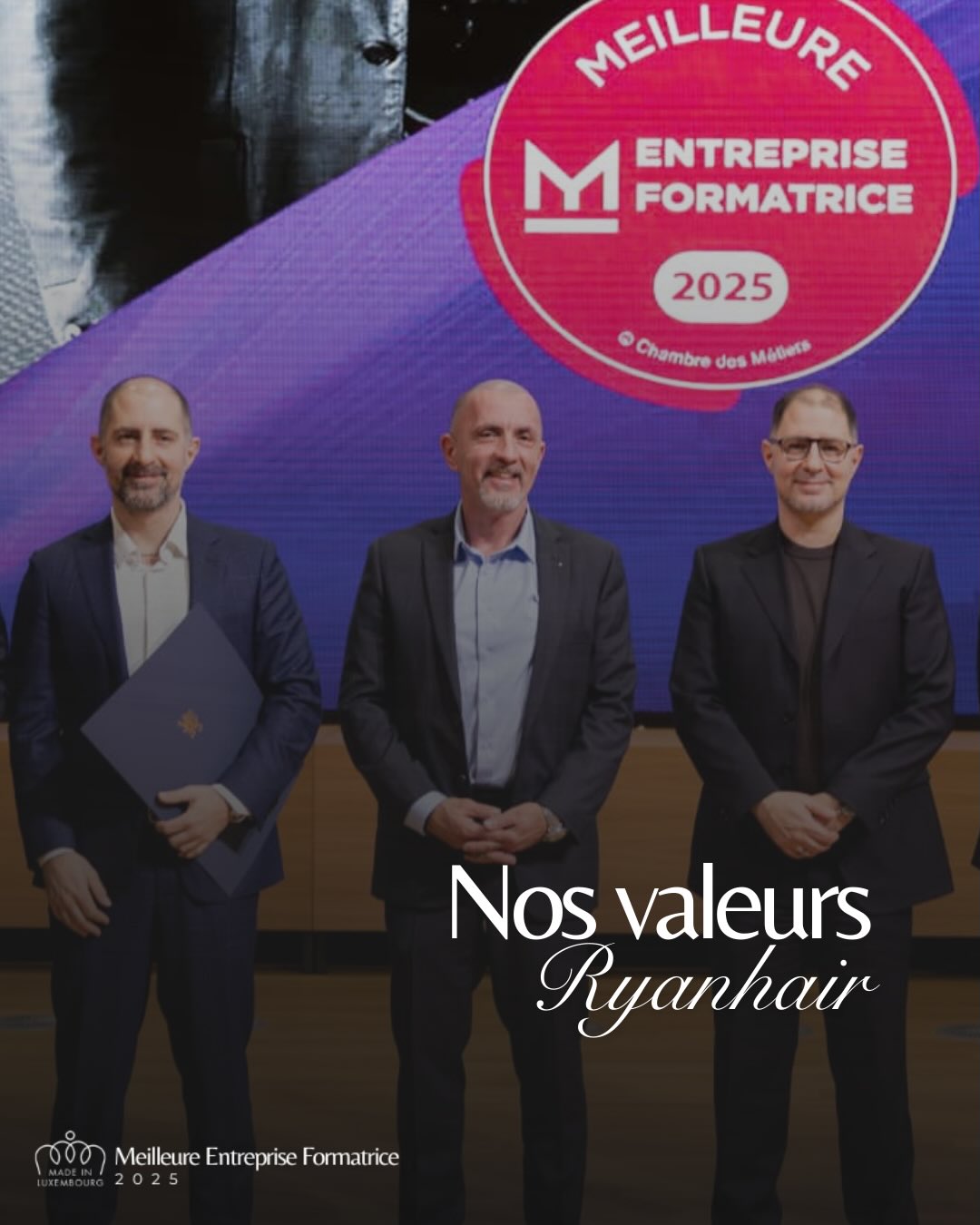 Chez Ryanhair, on prend le temps.✨
Le temps de vous écouter, de vous comprendre et de prendre soin de vos cheveux avec attention.👌🏻
Parce qu’un beau résultat se voit, mais une belle expérience se ressent.
Chaque détail compte, chaque décision a un sens, et chaque personne est unique.
Et parce que notre métier est aussi une passion à transmettre, notre académie forme les coiffeurs de demain, avec les mêmes valeurs qui nous définissent.
Ryanhair, bien plus qu’un salon de coiffure.🙌🏼
#luxembourg #coiffure #balayage #salon #barberstyle