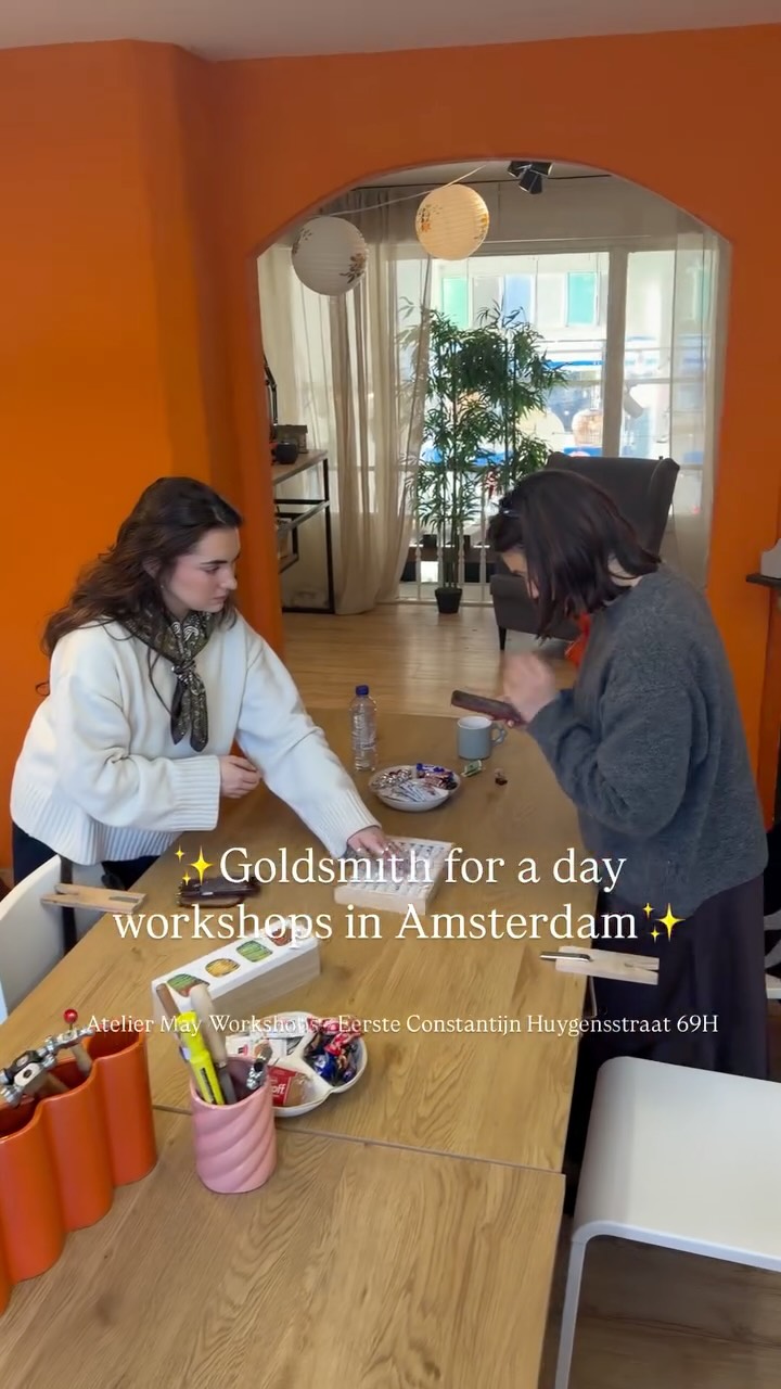 💍Join a fun, hands on jewelry making experience in the heart of Amsterdam and go home with a handmade piece of jewelry, made by you! Prices starting from €79✨ #silverclay #goldsmith #solidgold #gemstones #amsterdam