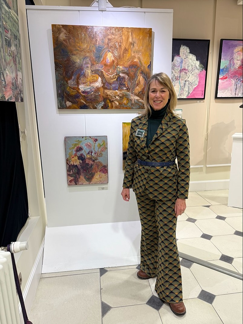 Une exposition vivante, engagée, profondément sensible.
En janvier, j’ai eu la joie de voir plus de 500 personnes se réunir à l’occasion du vernissage du 10 janvier et de la conférence du 24 janvier autour du sensualisme en peinture.
Tout au long des trois semaines d’exposition, une foule dense, curieuse et attentive s’est déplacée.
Les visiteurs ont découvert un film consacré au sensualisme, point de départ de nombreux échanges, ainsi qu’un ensemble d’œuvres puissantes, profondément incarnées.
Cette aventure m’a rappelé à quel point l’art est un espace de rencontre, de dialogue et de sensation partagée.
Merci à Jean-Yves Guionet, à Murielle Bozzia, aux artistes, et à toutes celles et ceux qui ont rendu cette expérience possible 🙏✨