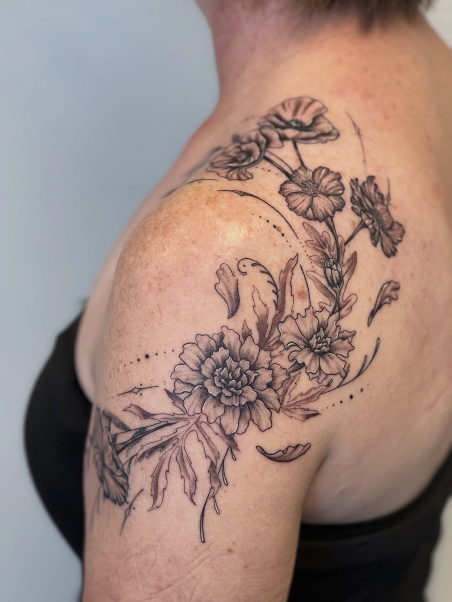 Lovely floral piece done by Ian, @lucidinceptions , to finish out 2025 done on @heathiecanfie . Ian’s books are open for April 2026 and beyond. Thanks for looking!