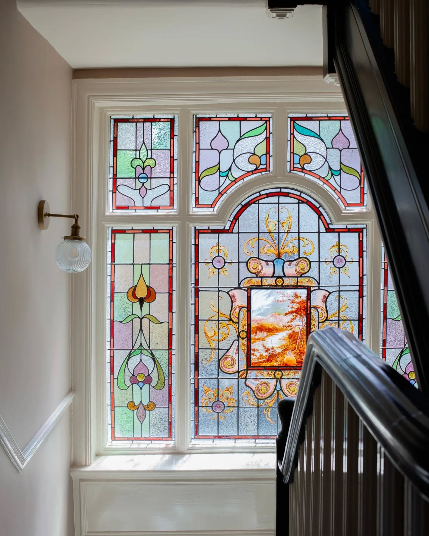 Original stained glass window on the staircase at @renovating_harrogate 😍
Can't take any credit for that obviously, given it's 150 or so years old and has been here long before anyone who worked on this project was born. This and other stained glass windows in this space is one of the reasons we kept the colour palette in here calm and subdued. By using gloss on the woodwork its beautifully highlighted the numerous detailed mouldings, literally allowing them to "shine".
📷 @alicekemp__