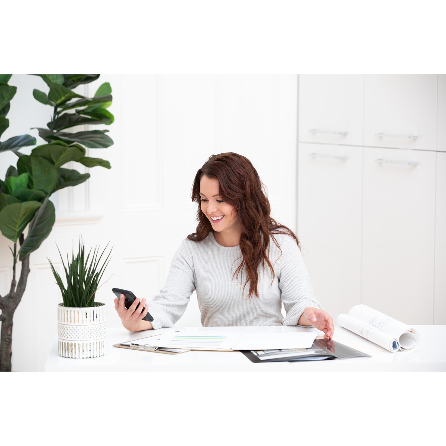 Des photos vivantes, en action et remplies de confiance, c’est ce que nous vous créons
-
#girlboss #girlpower #portraitdaffaires #lifestyle #dayattheoffice #designerdinterieur #professionelle