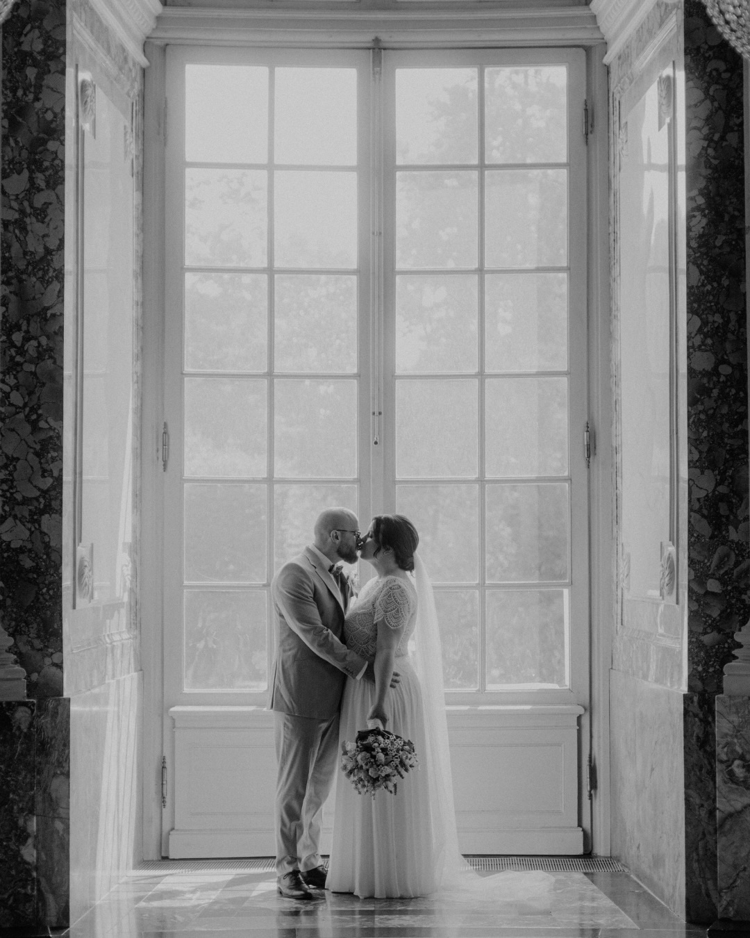 W & A / Schloss Benrath 💒🫧
#standesamthochzeit #schlossbenrath #hochzeitfotografin