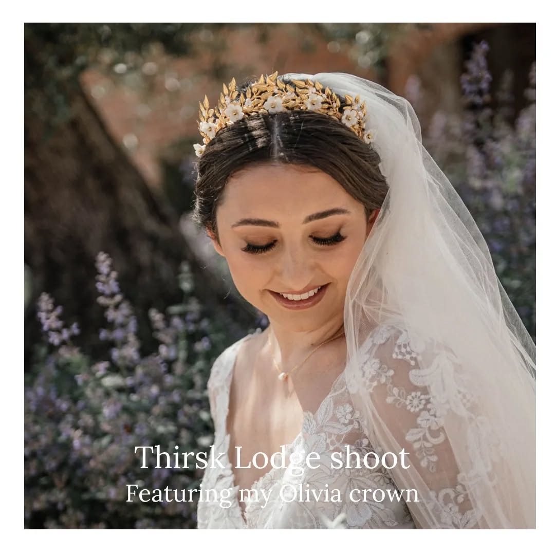 OLIVIA crown is a beautiful nature inspired design with golden leaf detail, white ceramic flowers and freshwater pearls. Perfect for a rustic wedding or boho bride ✨️
.
.
.
Main photographer and concept @nicolewilcoxphotography
Second shooters:
@selina.finke and @jandastudiosheffield
Venue
@thirsk_lodge_barns
Chairs
@yes_hire
Model Couple
@thecastledines
Hair and make up
@julianweststudio
Head piece
@rachelchaprunne
Jewellery
@bishboshbecca
Venue Stylist and Florists
@lushweddingsbykellyjayne
Cake:
@genscakeshed
.
.
.
#bridalheadpiece #weddingheadpiece #bridalaccessories #weddingaccessories #bridal #bridalstyle #bridalhair #weddinghair
#weddingstyle #weddinghairaccessory #hairaccessory
#hairpiece #crown #boldbride #bridalaccessory #bridaljewelry #weddingjewelry #brideaccessories #bridejewelry #bridaltiara #weddingtiara #bridalinspo #tiara #bridalinspiration
#weddinghairpiece #bridetobe #bride #wedding #bridal #headpiece
