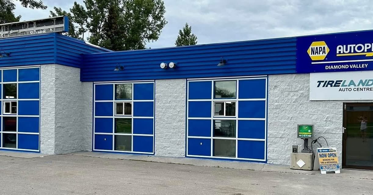 Happy Holiday season to everyone
Diamond Valley Autopro will be open today- December 23rd
Closed December 24th, 25th and 26th
Open Friday December 27th and Monday December 30th
Closed December 31st and January 1st then resuming regular hours starting January 2nd.