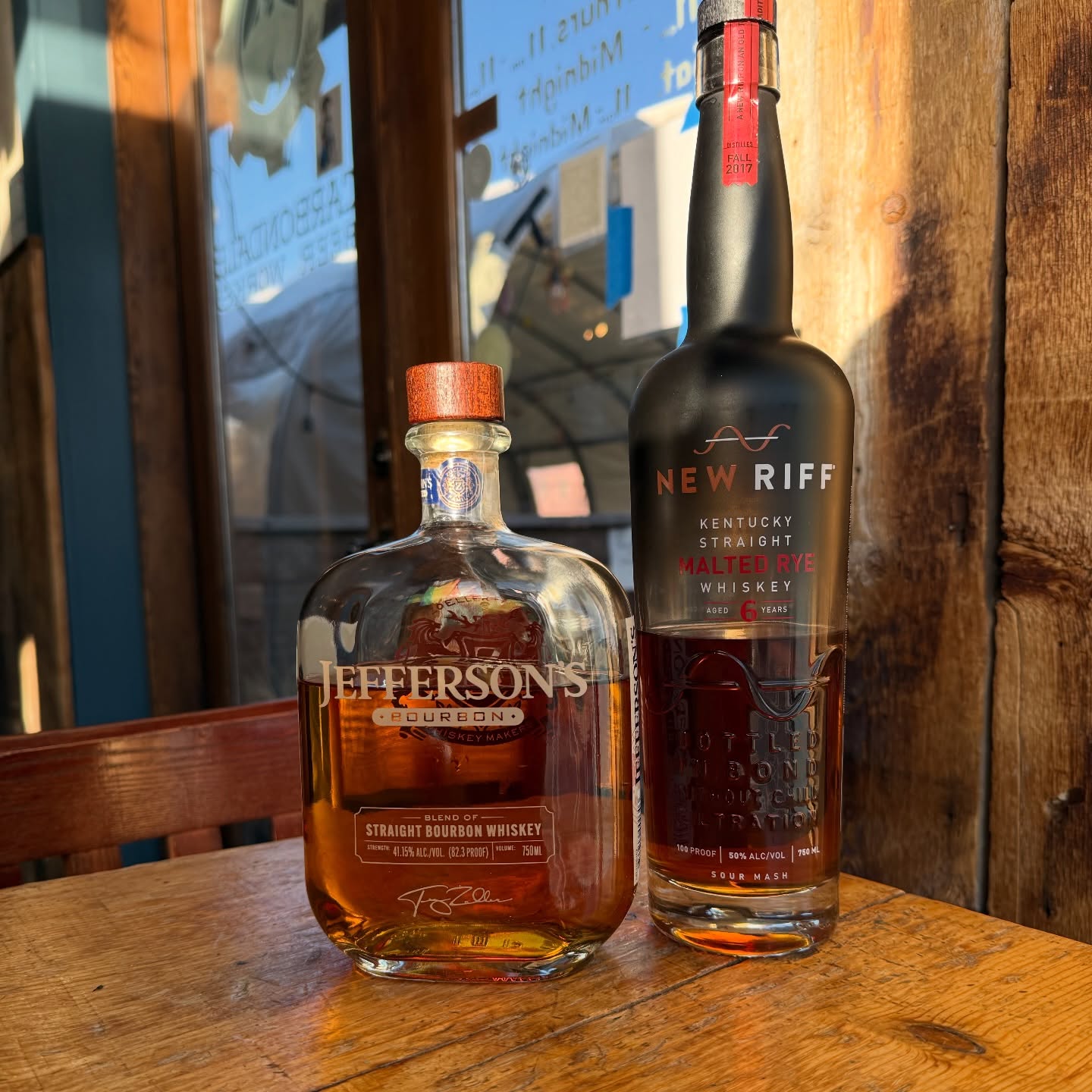 $5 pours of bourbon and rye for this #whiskeythursday
Perfect way to (almost) end the week.
#carbondalebeerworks #carbondaleco